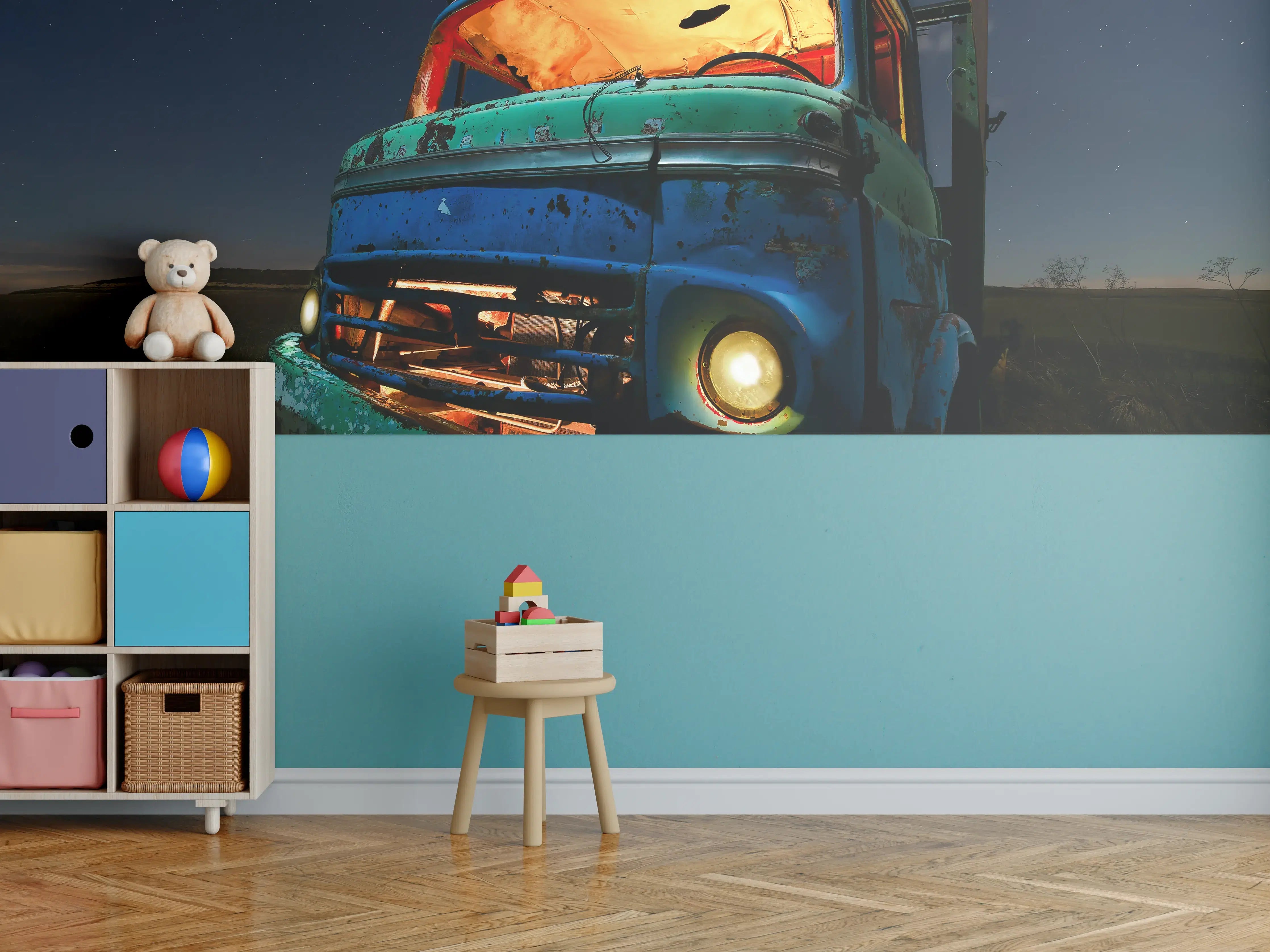 Kinderzimmer Wandgestaltung - Nahaufnahme - Rostiger Lastkraftwagen