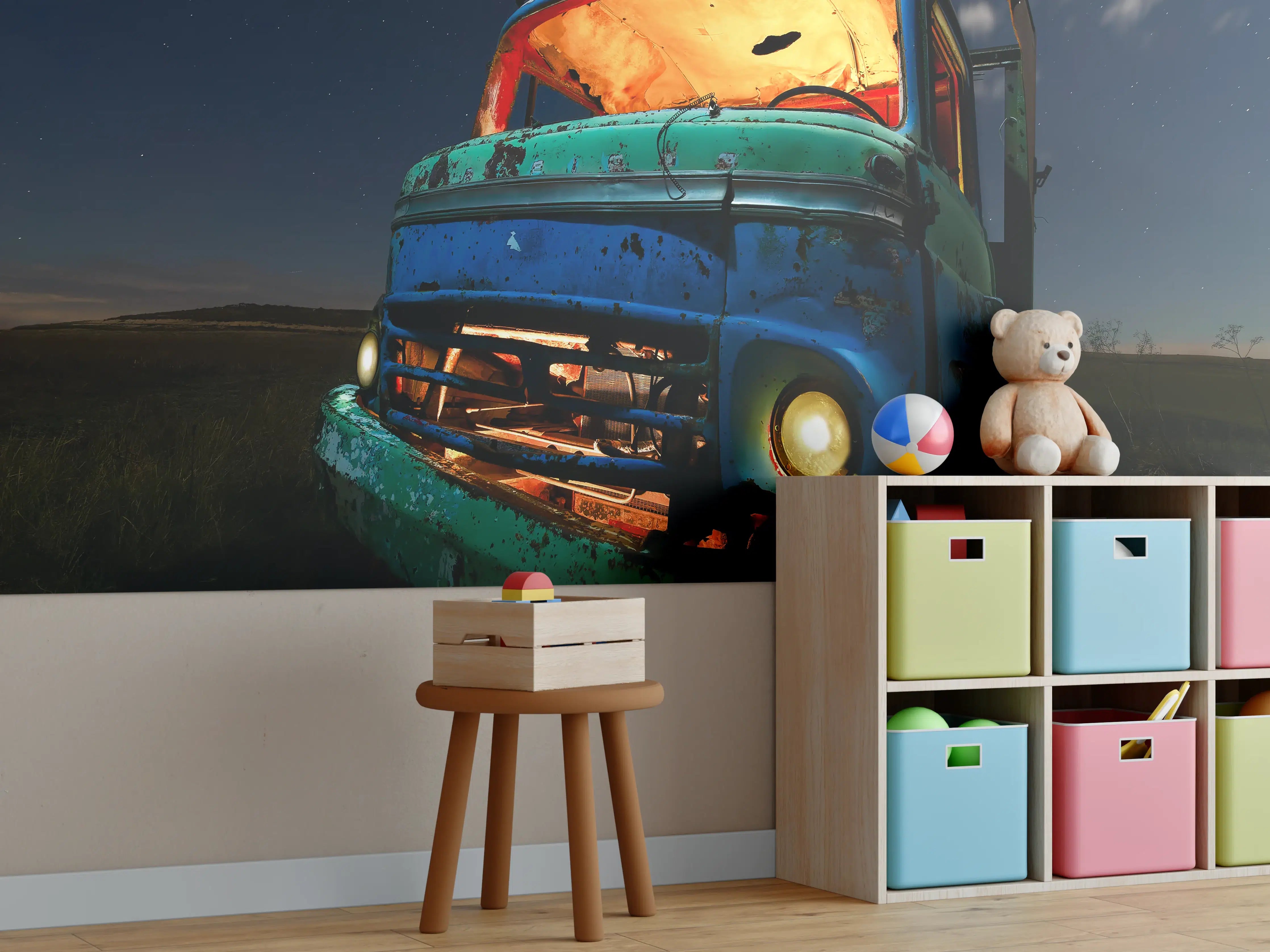 Kinderzimmer Wandgestaltung - Nahaufnahme - Rostiger Lastkraftwagen