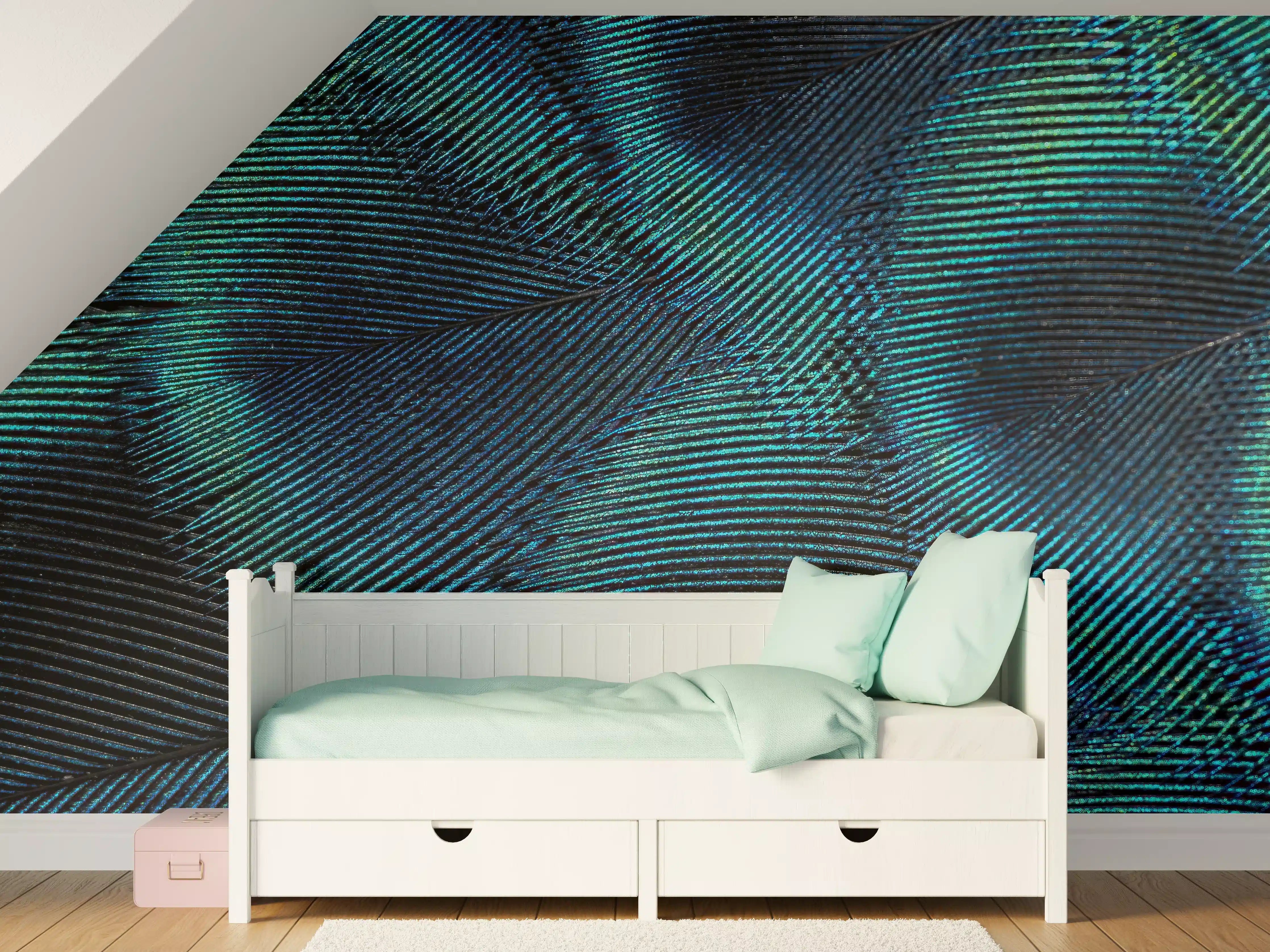 Kinderzimmer Wandgestaltung - Nahaufnahme von Pfauenfedern