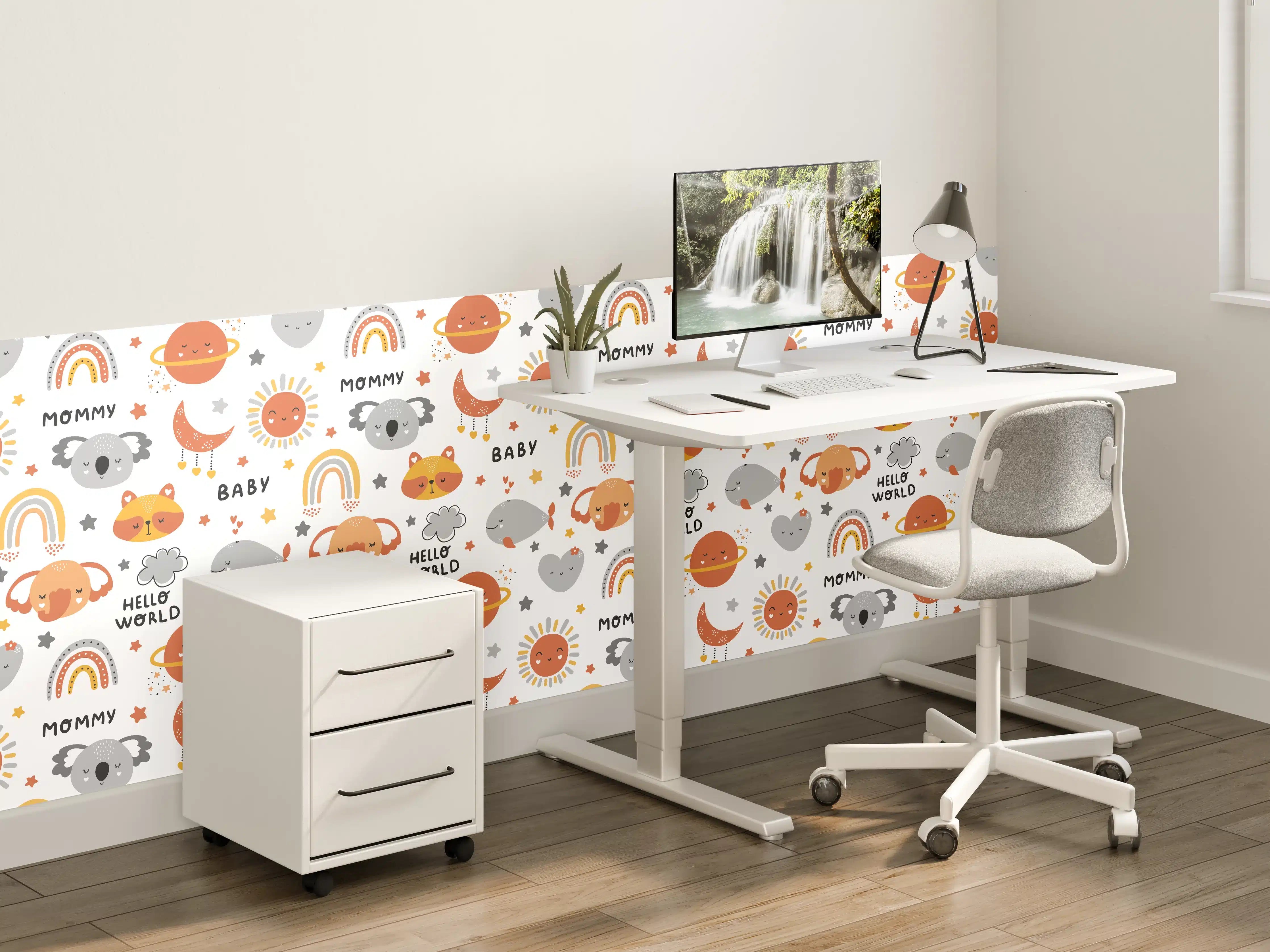 Kinderzimmer Wandgestaltung - Niedliche Tier- und Regenbögen-Muster in warmen Farben