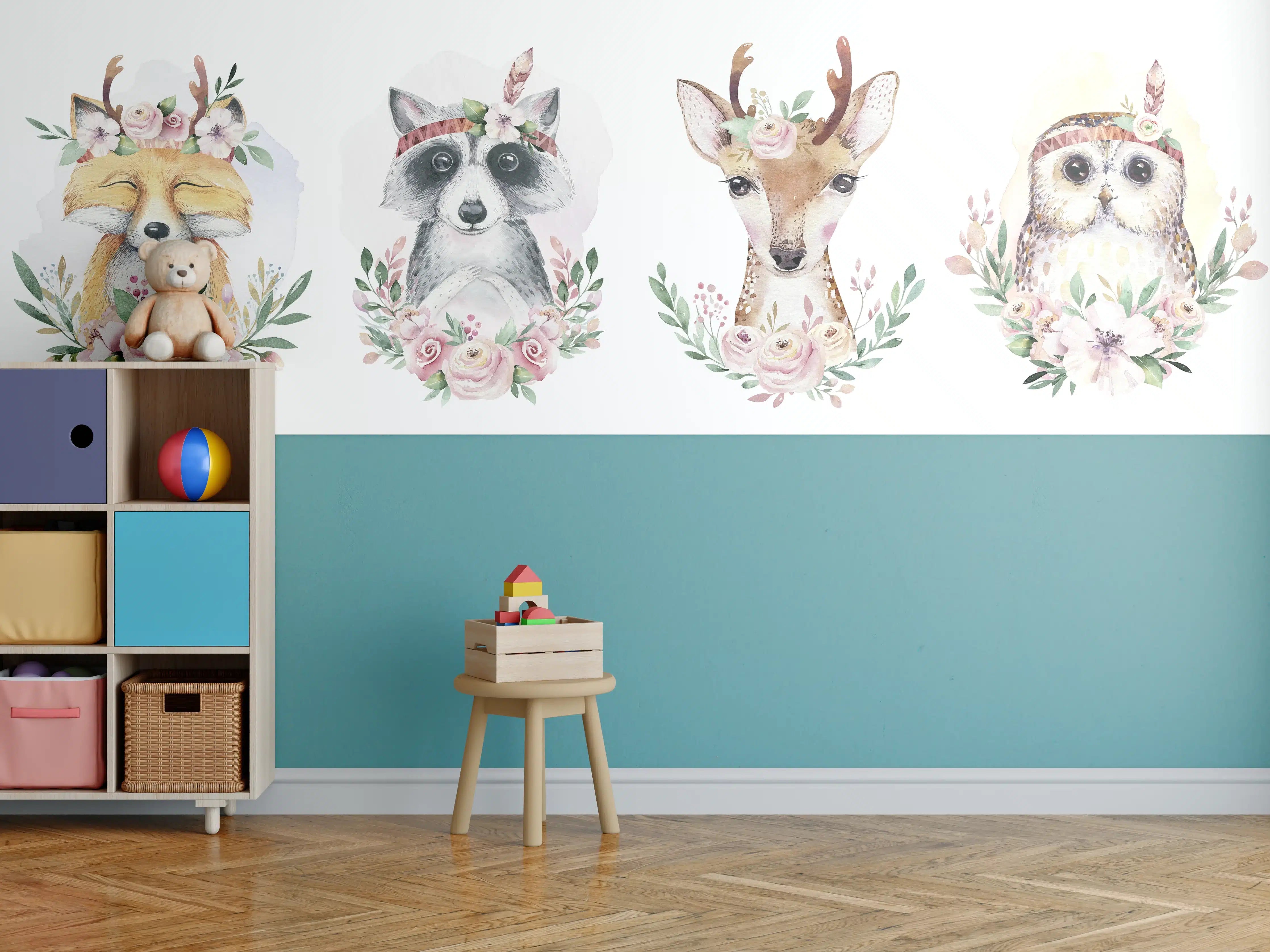 Kinderzimmer Wandgestaltung - Niedliche Tiermotive mit Blumenkränzen