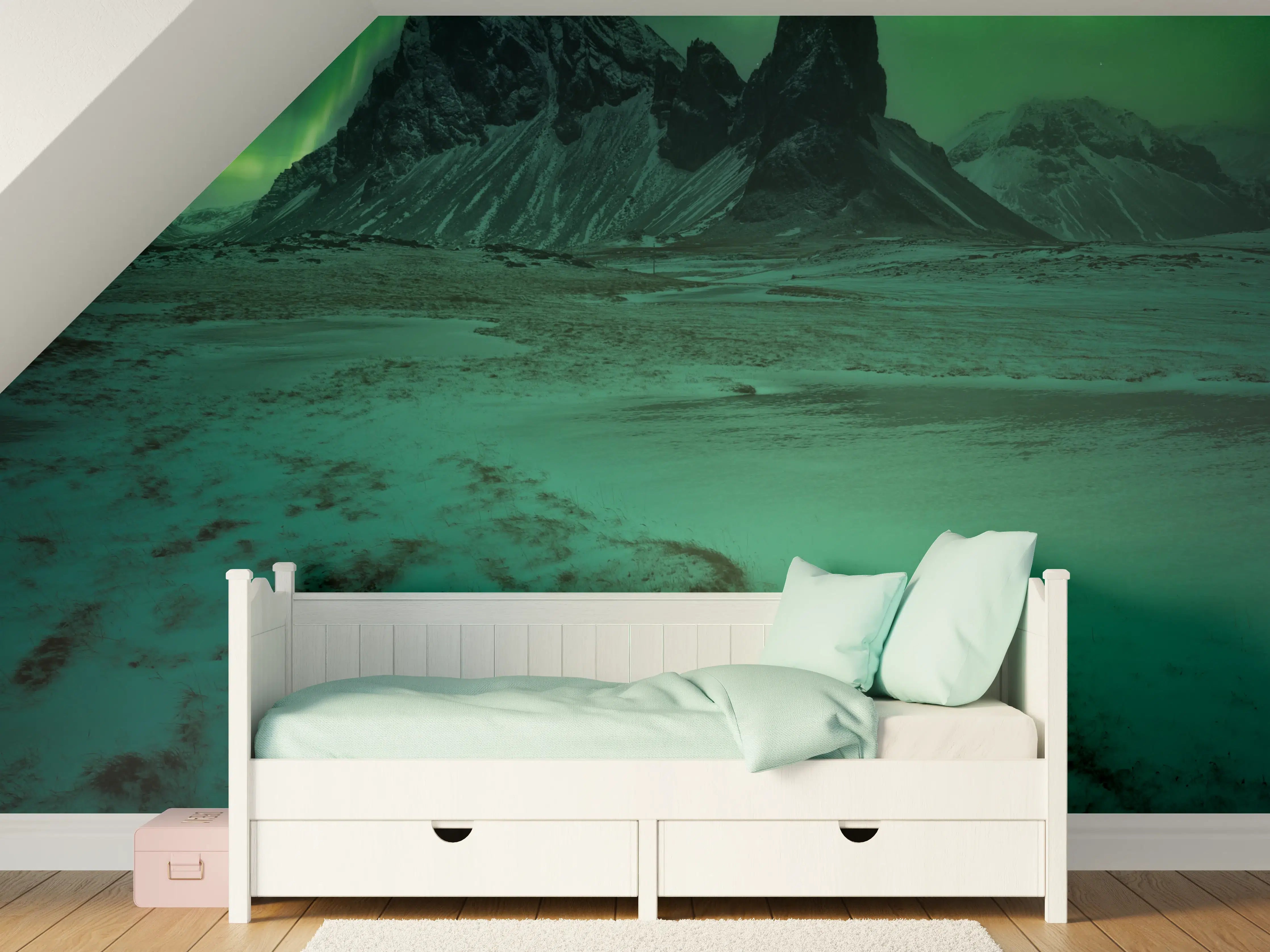 Kinderzimmer Wandgestaltung - Nordlichter über winterlicher Landschaft