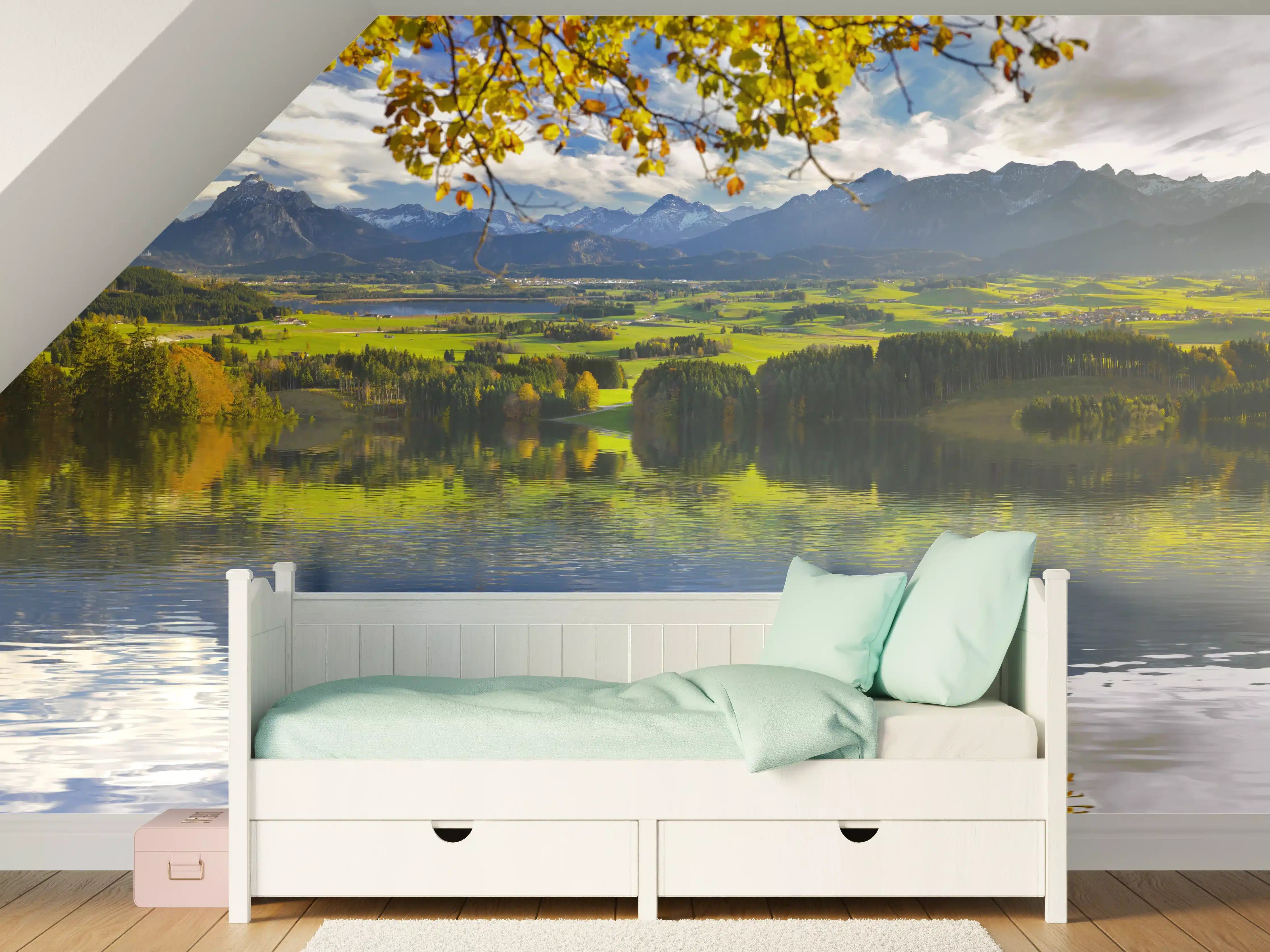 Kinderzimmer Wandgestaltung - Panoramalandschaft in Bayern im Herbst