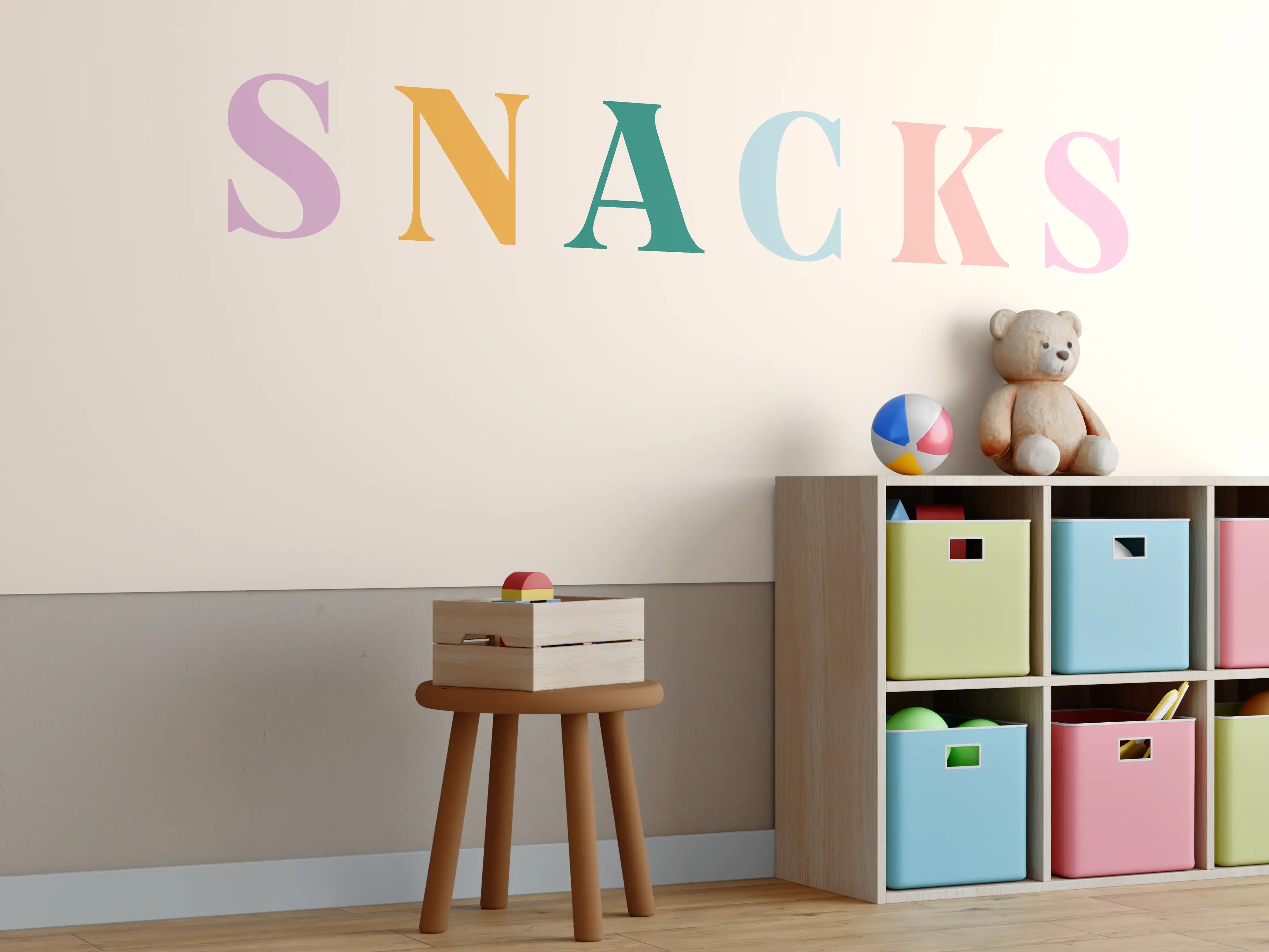 Kinderzimmer Wandgestaltung - Pastellfarbene 'SNACKS' Schrift