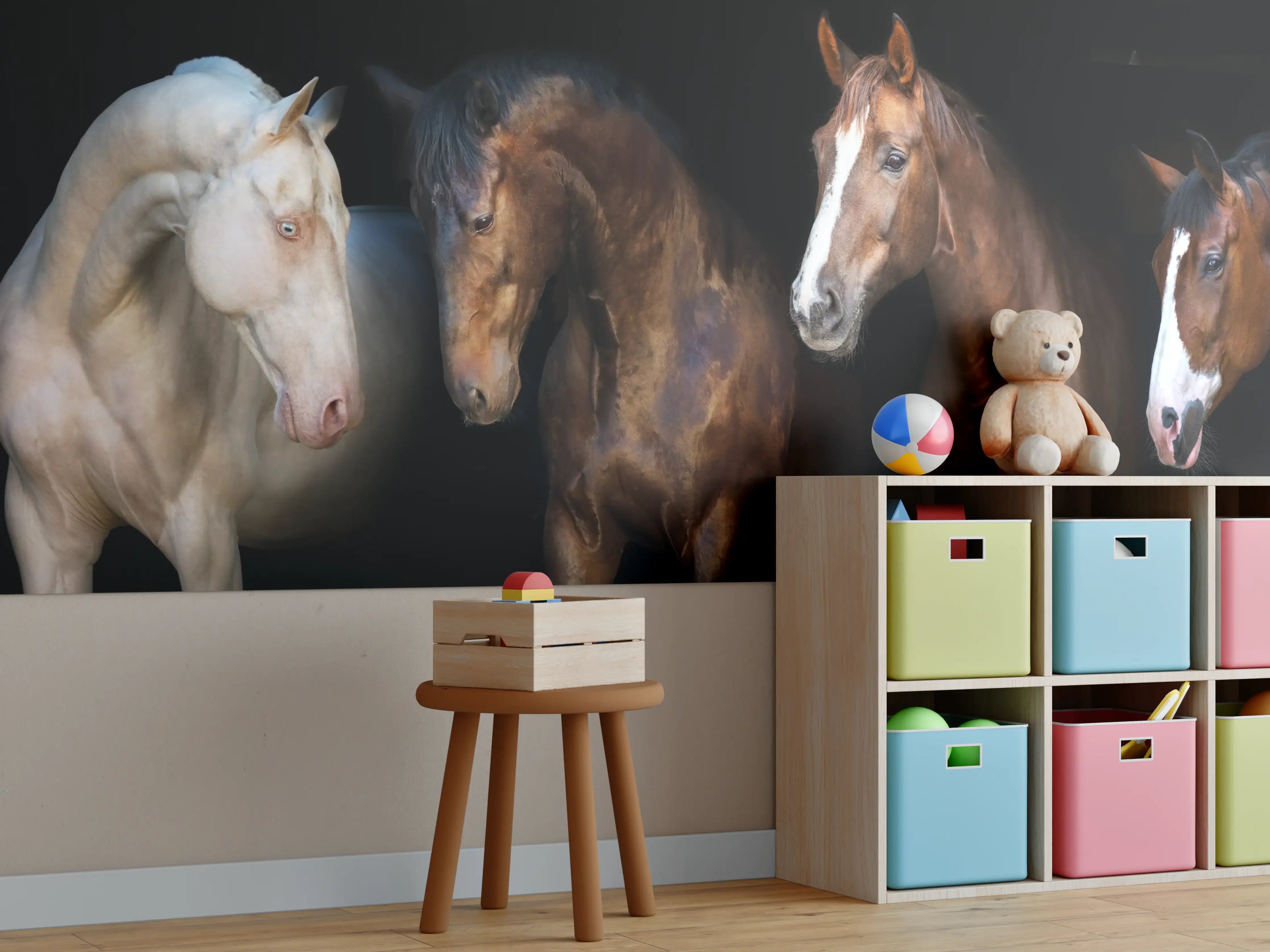 Kinderzimmer Wandgestaltung - Pferdegruppe auf Schwarz