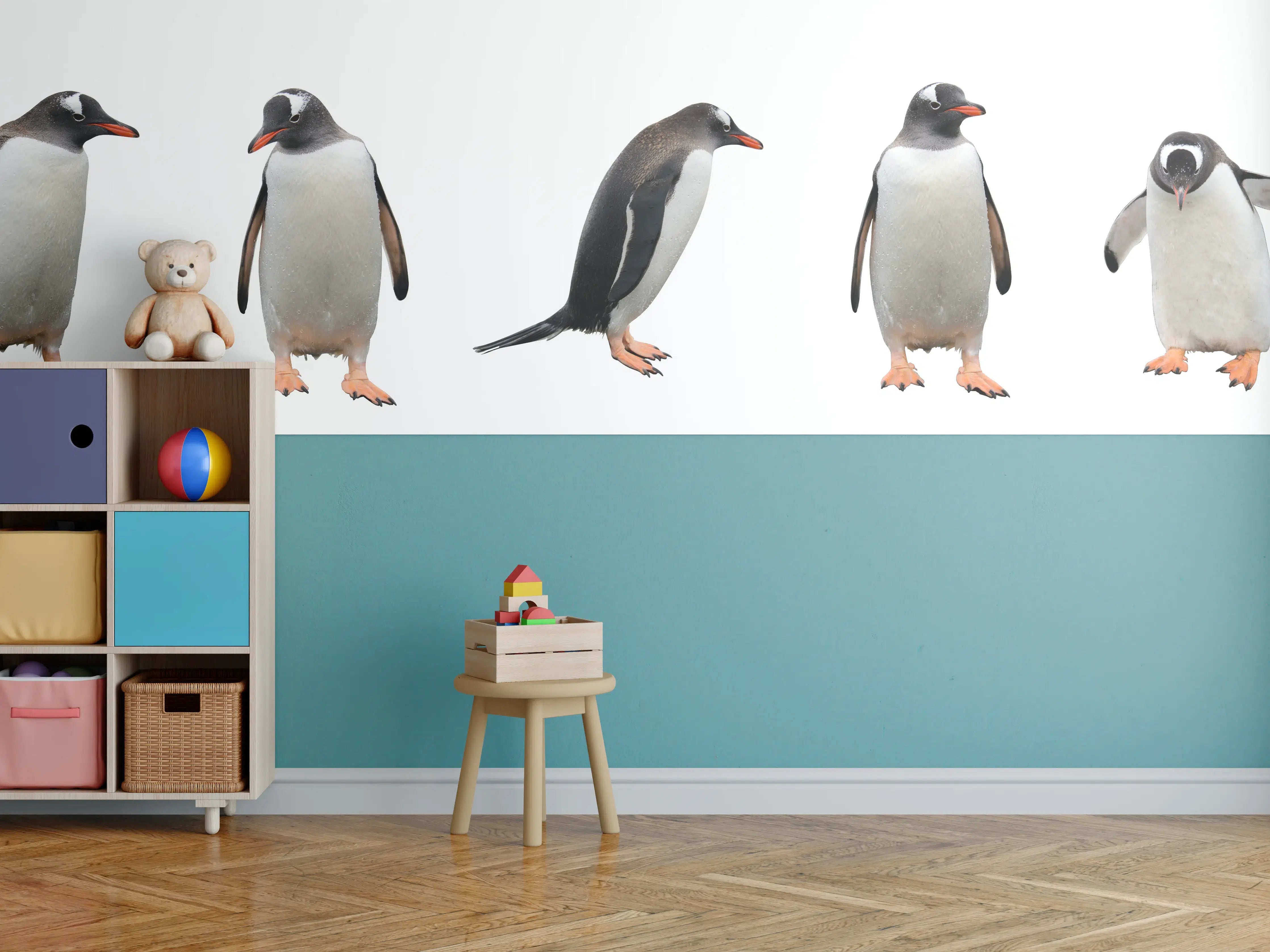 Kinderzimmer Wandgestaltung - Pinguine auf weißem Hintergrund