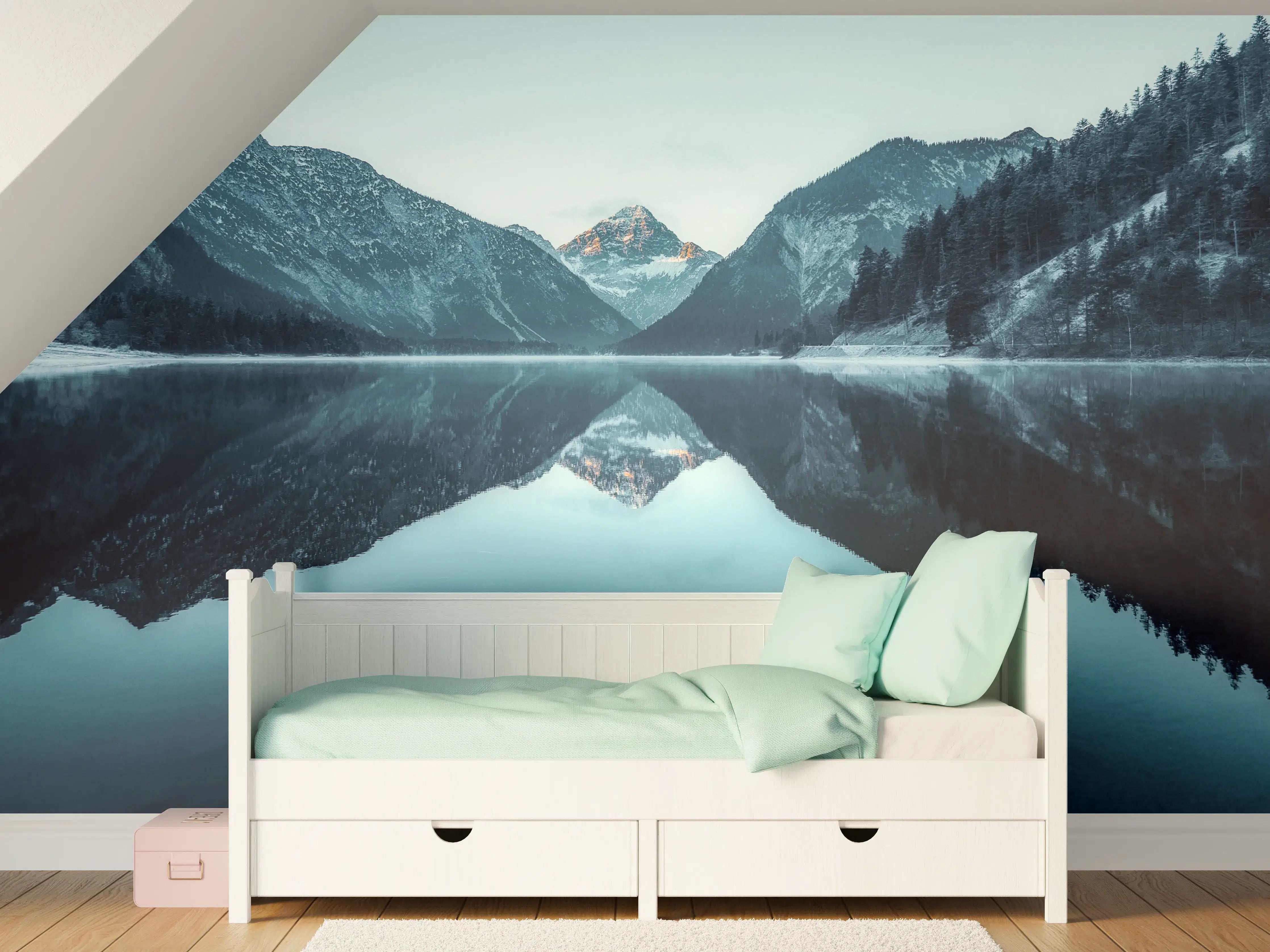 Kinderzimmer Wandgestaltung - Plansee im Winter - Österreich