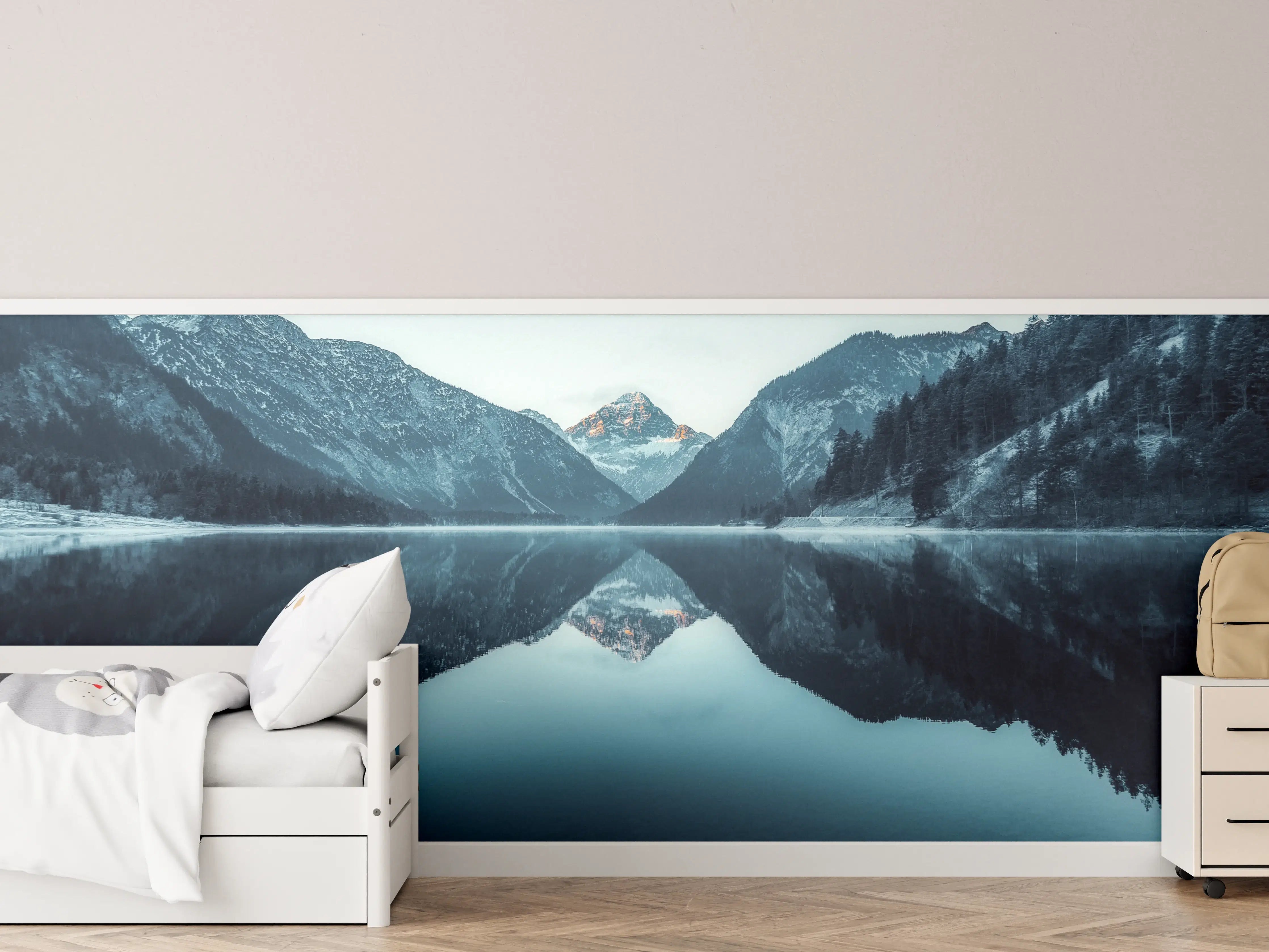 Kinderzimmer Wandgestaltung - Plansee im Winter - Österreich