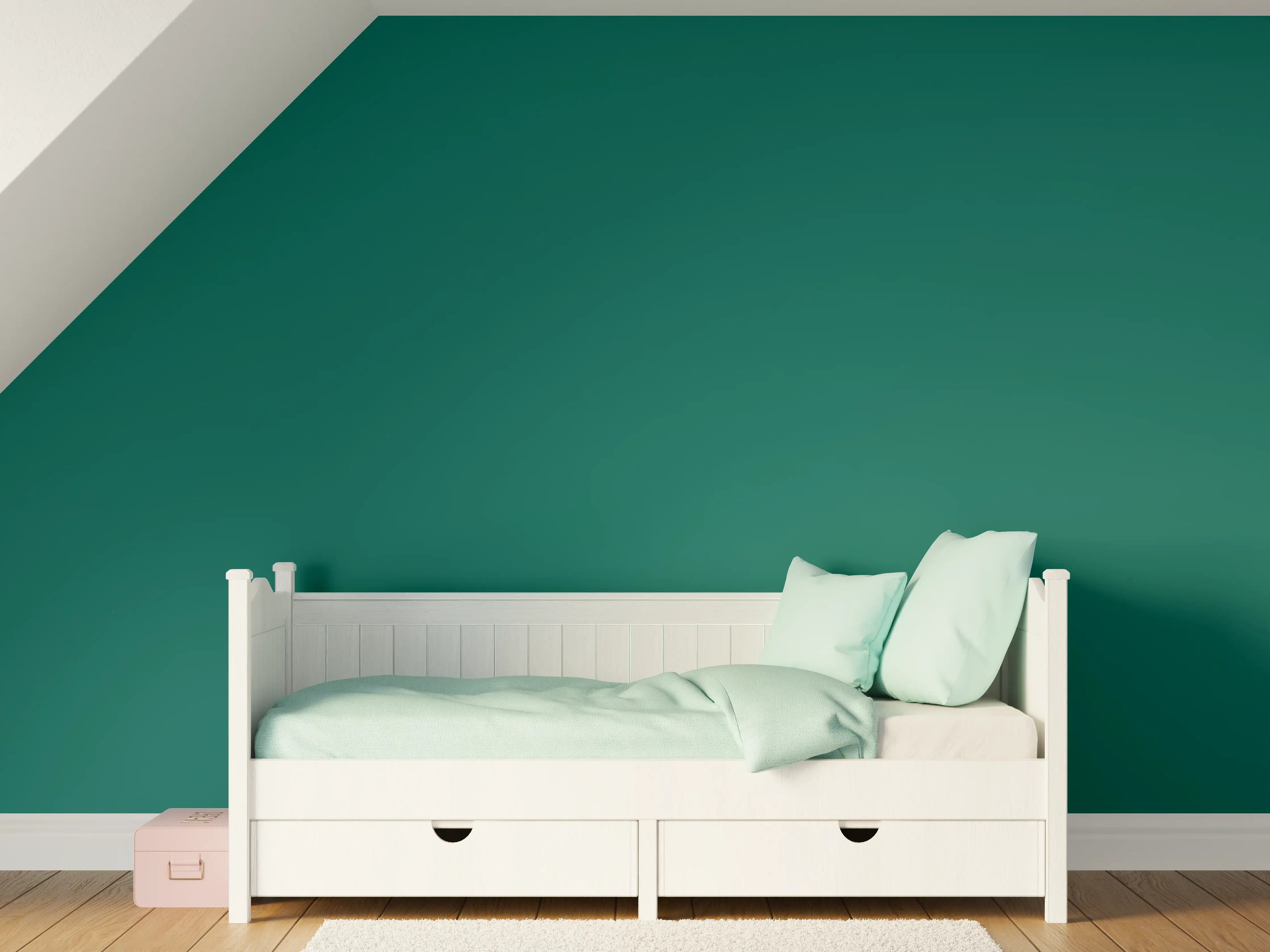 Kinderzimmer Wandgestaltung - RAL 6026 (Opalgrün)