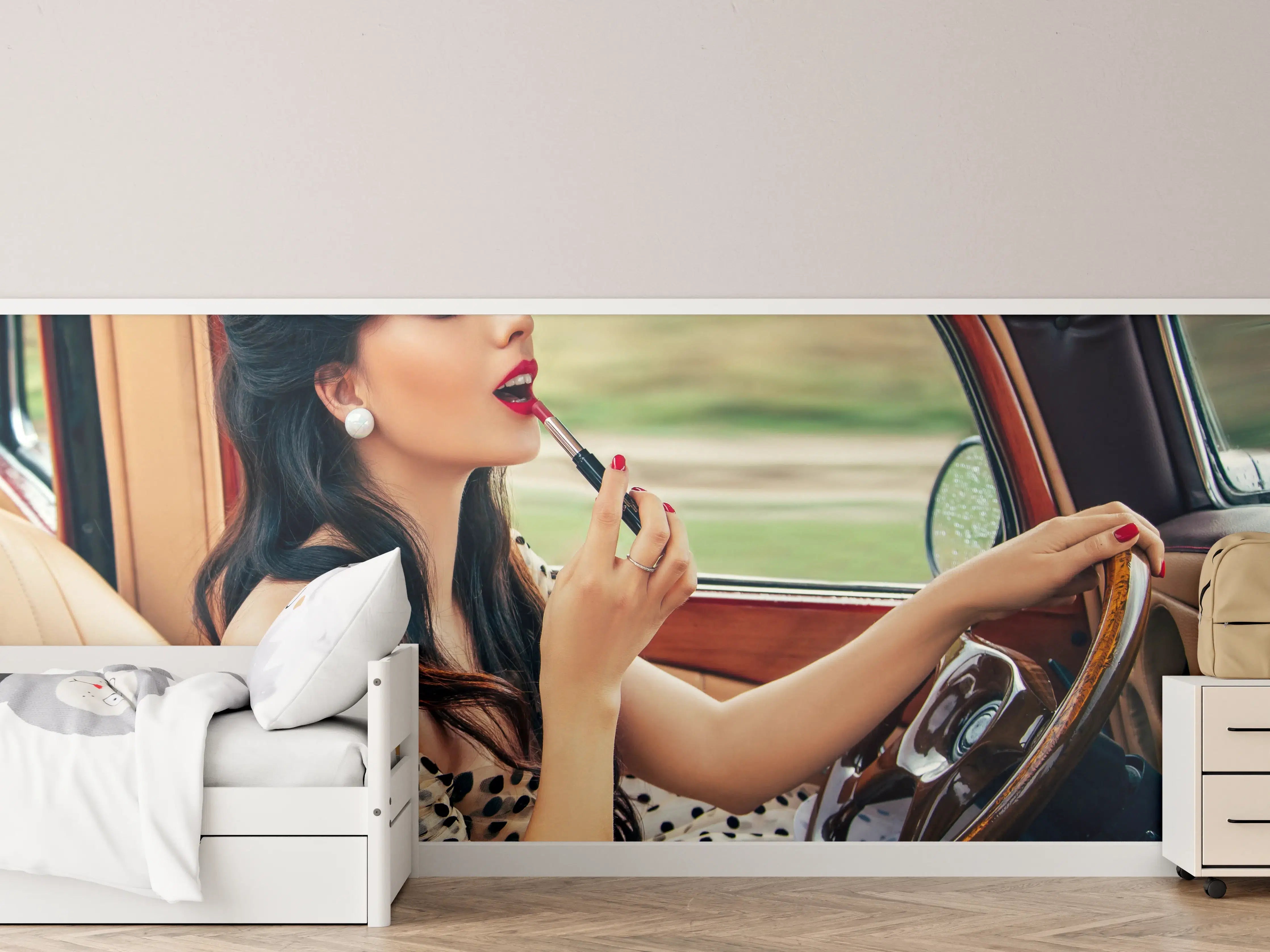 Kinderzimmer Wandgestaltung - Retro-Pin-Up Auto-Makeup