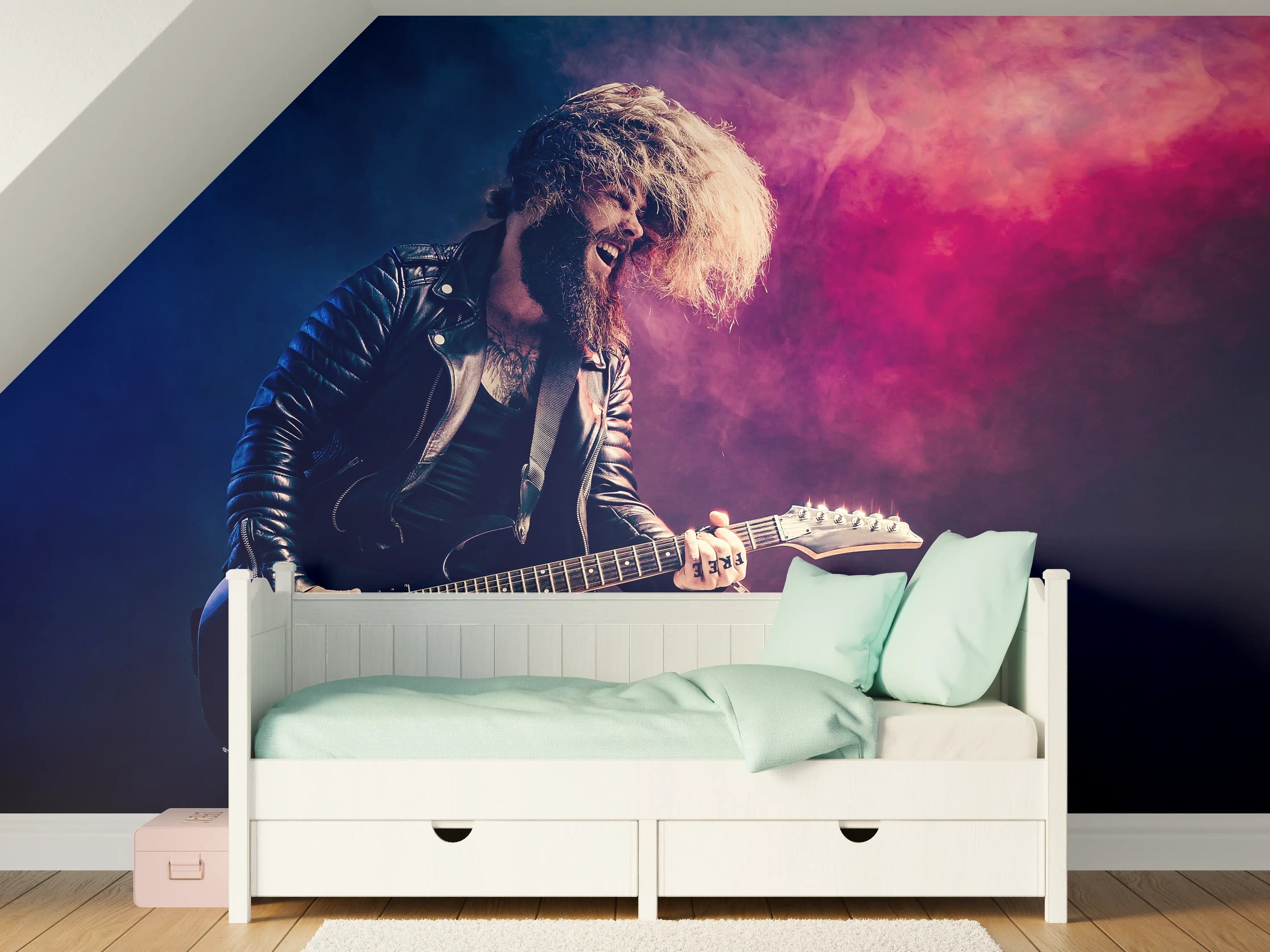 Kinderzimmer Wandgestaltung - Rockgitarrist mit wildem Haar und Lederjacke
