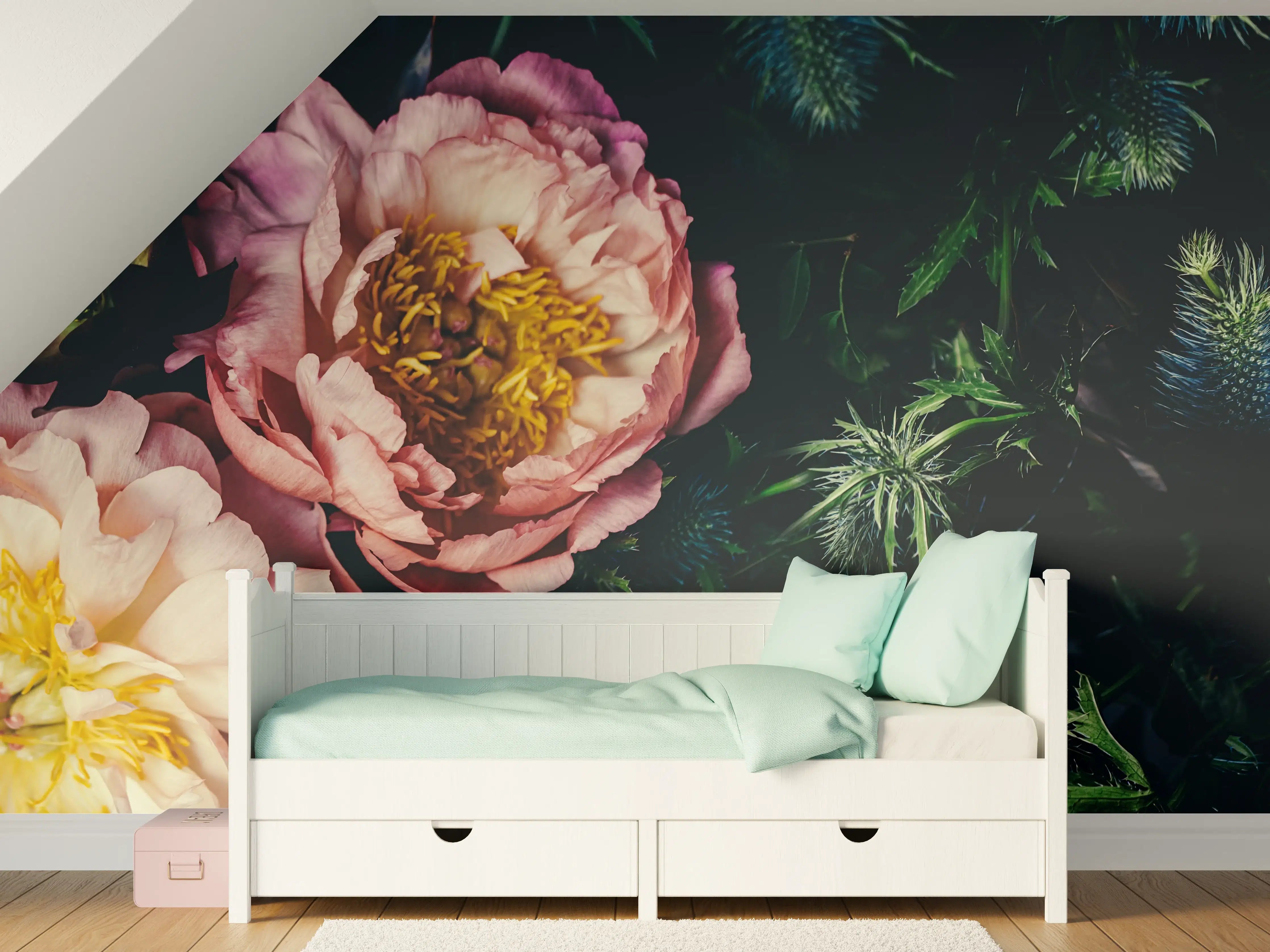 Kinderzimmer Wandgestaltung - Rosa Blüten auf einer Wiese