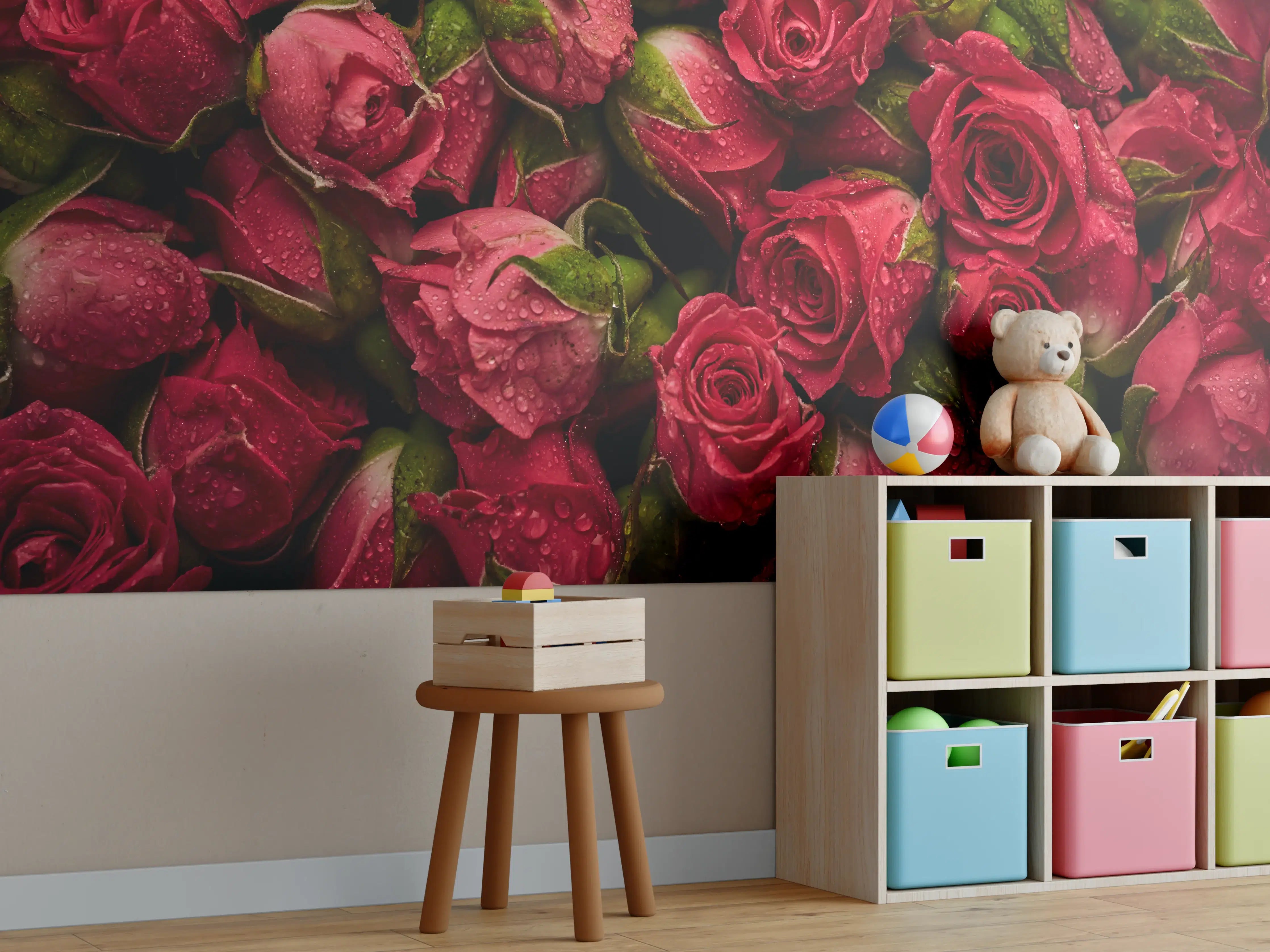 Kinderzimmer Wandgestaltung - Rote Rosen mit Wassertröpfchen
