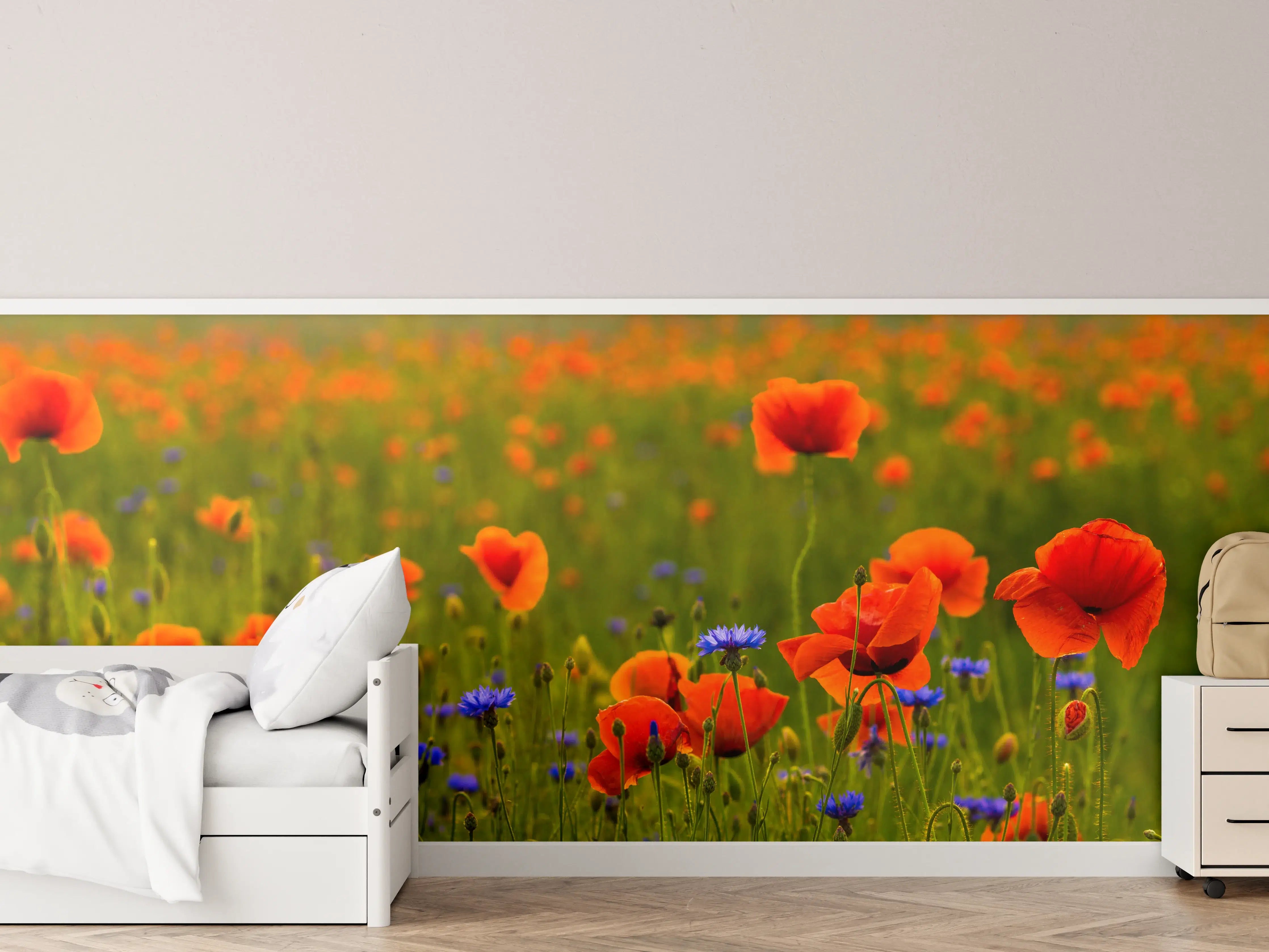 Kinderzimmer Wandgestaltung - Rotes Mohnfeld mit Kornblumen