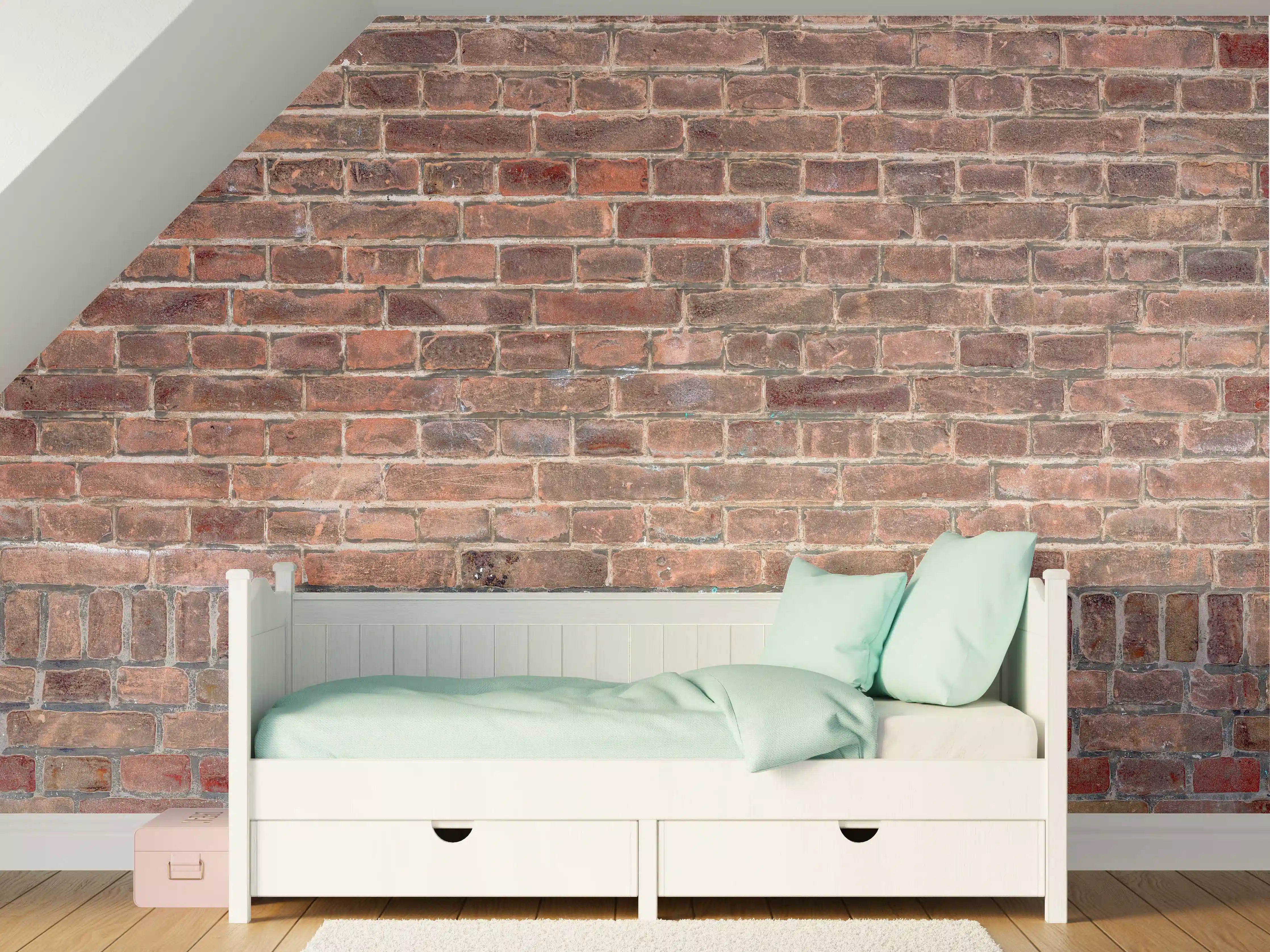 Kinderzimmer Wandgestaltung - Rustikale Backsteinwand mit warmen Brauntönen