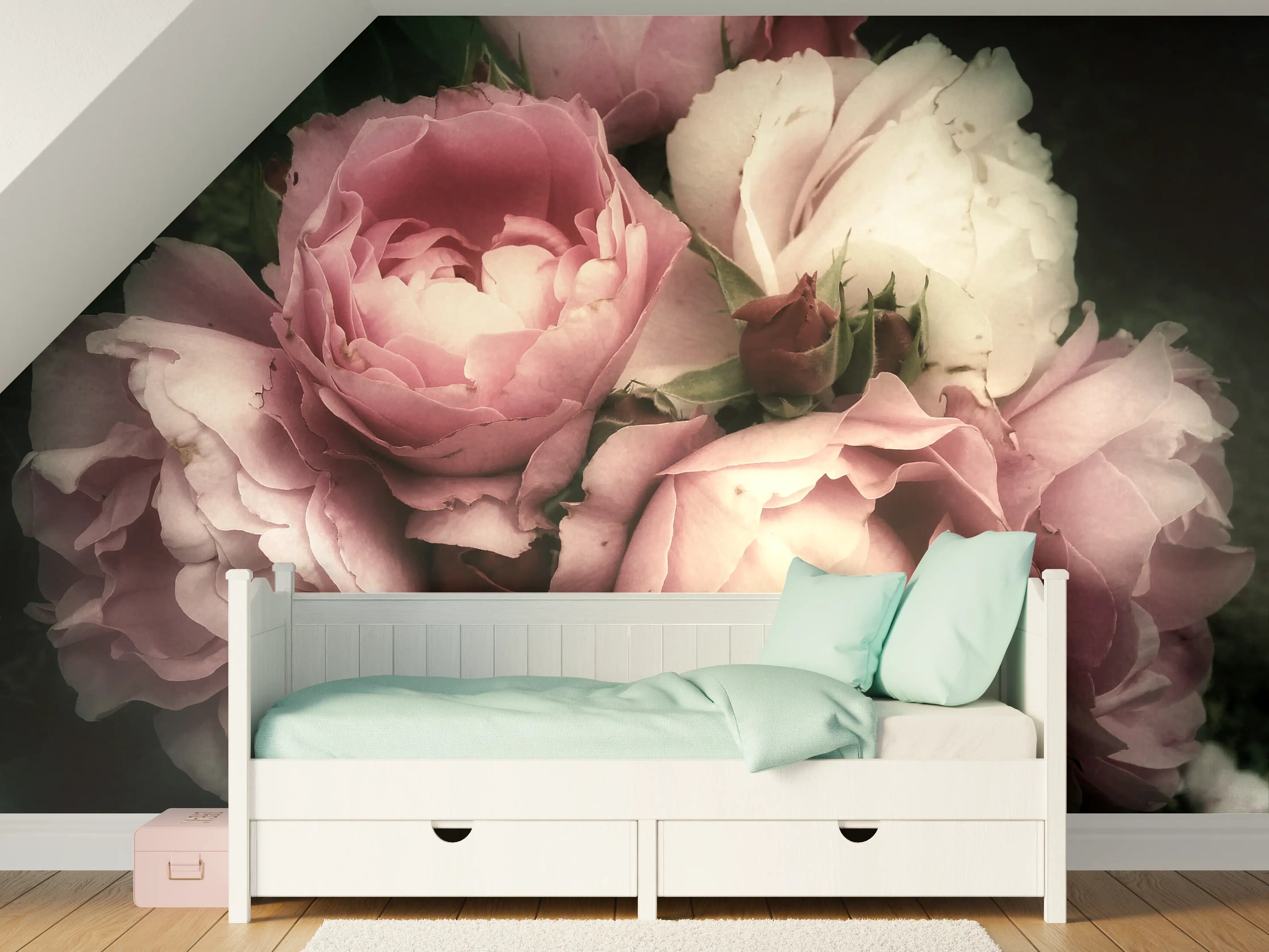 Kinderzimmer Wandgestaltung - Sanfte Pfingstrosen in zarten Rosa- und Creme-Tönen