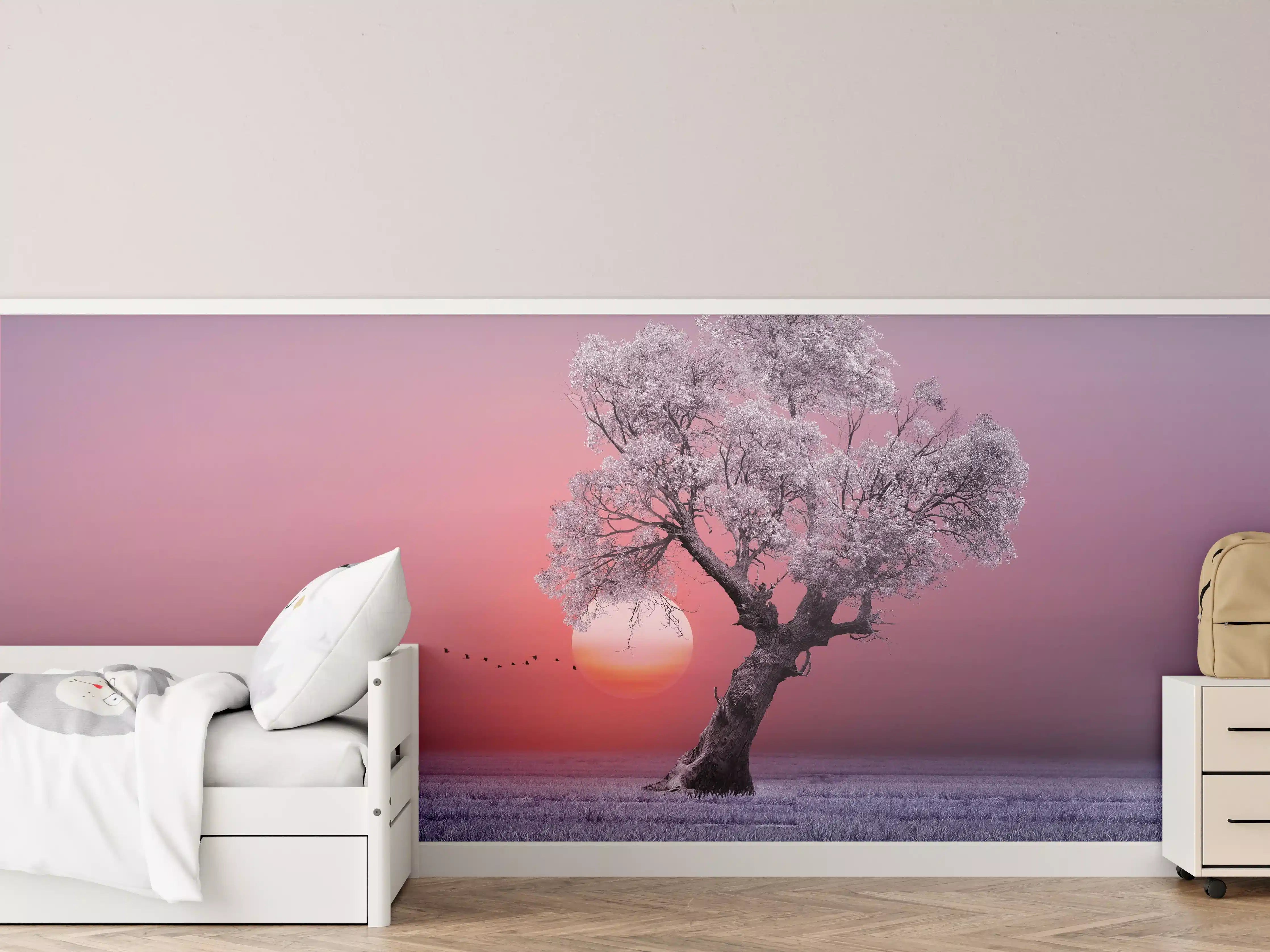 Kinderzimmer Wandgestaltung - Sanfter Sonnenuntergang hinter blühendem Baum