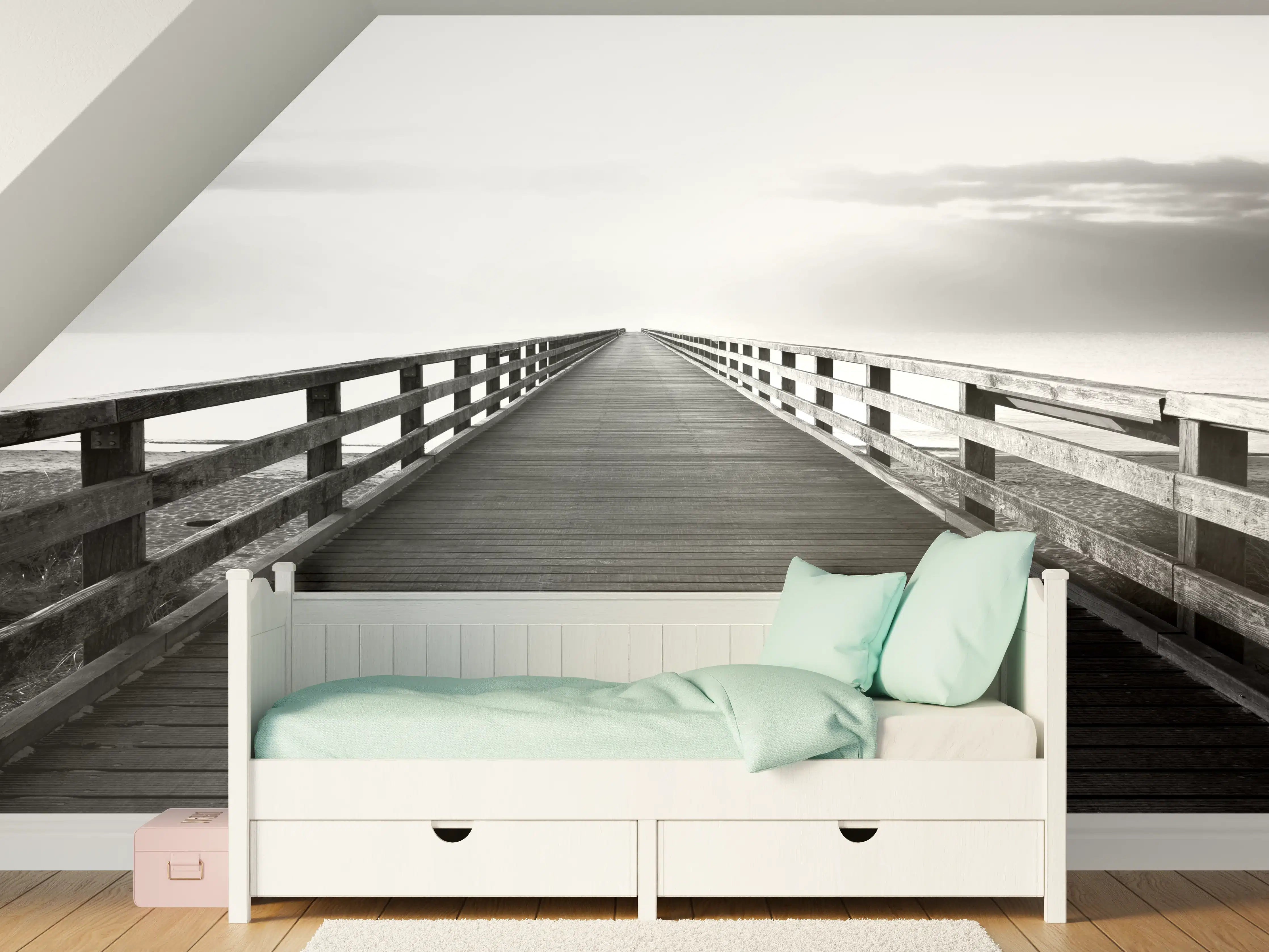 Kinderzimmer Wandgestaltung - Schlichten Holzsteg im nebelfreien Himmel