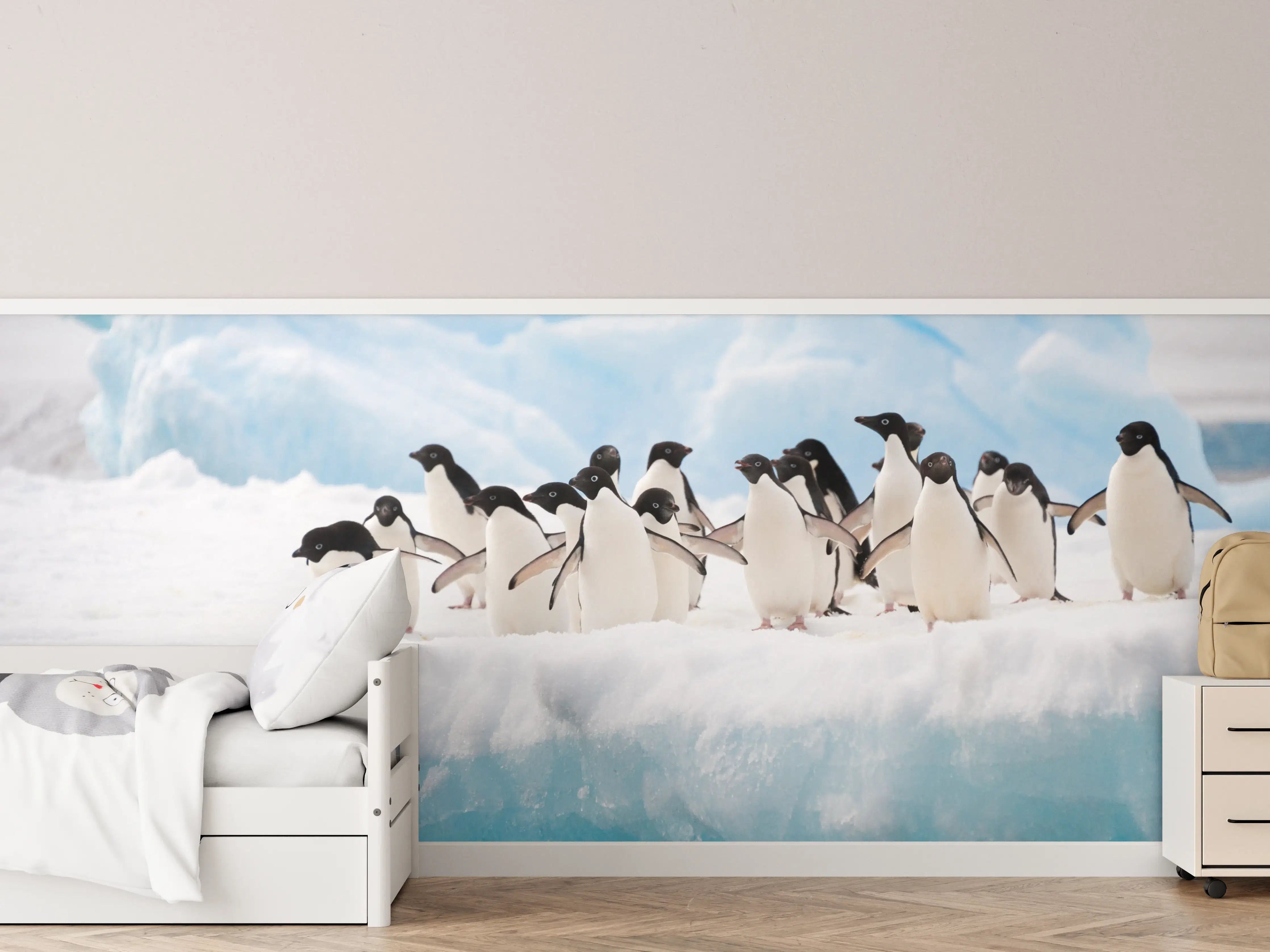 Kinderzimmer Wandgestaltung - Schlittenfahrt auf Eis mit Pinguinen