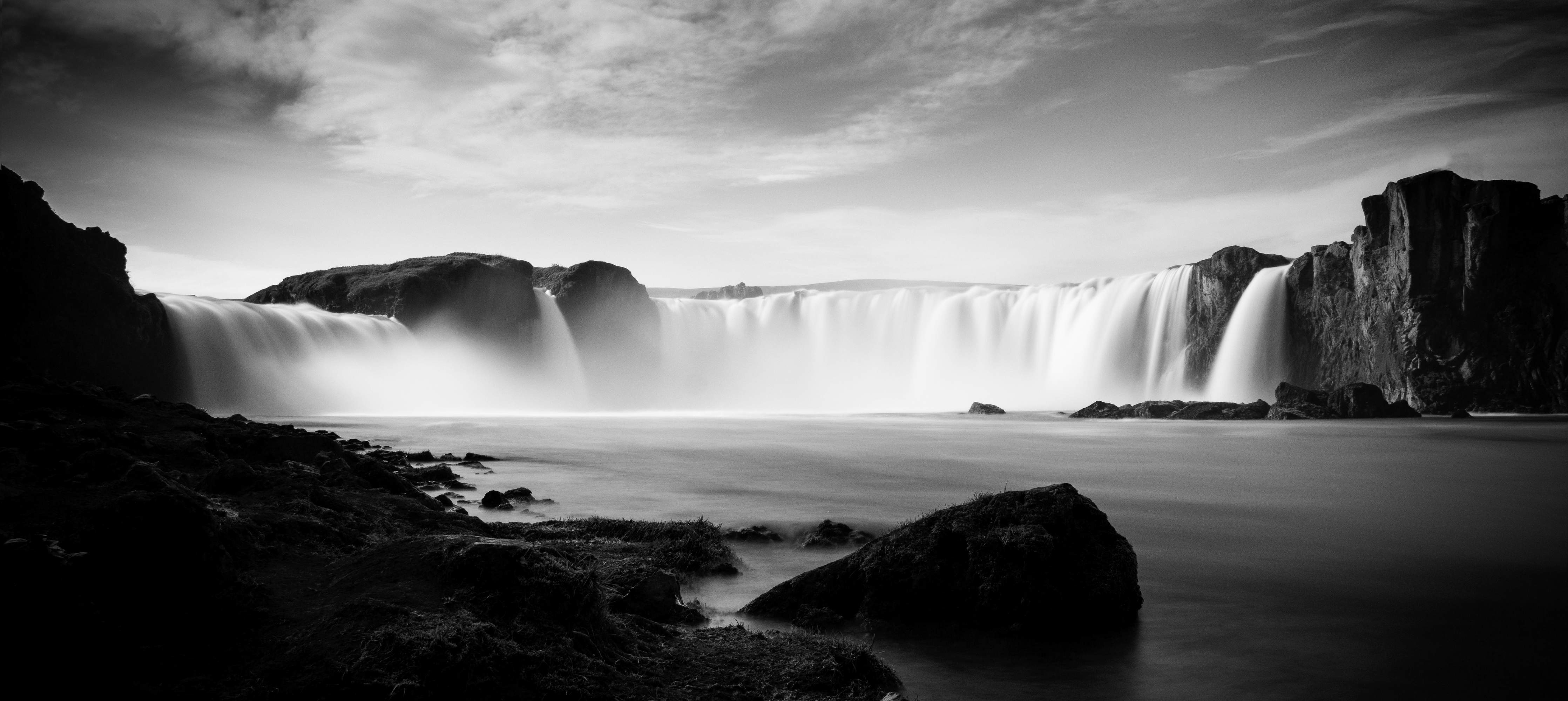 Kinderzimmer Wandgestaltung-Schwarz-Weiß Wasserfallpanorama