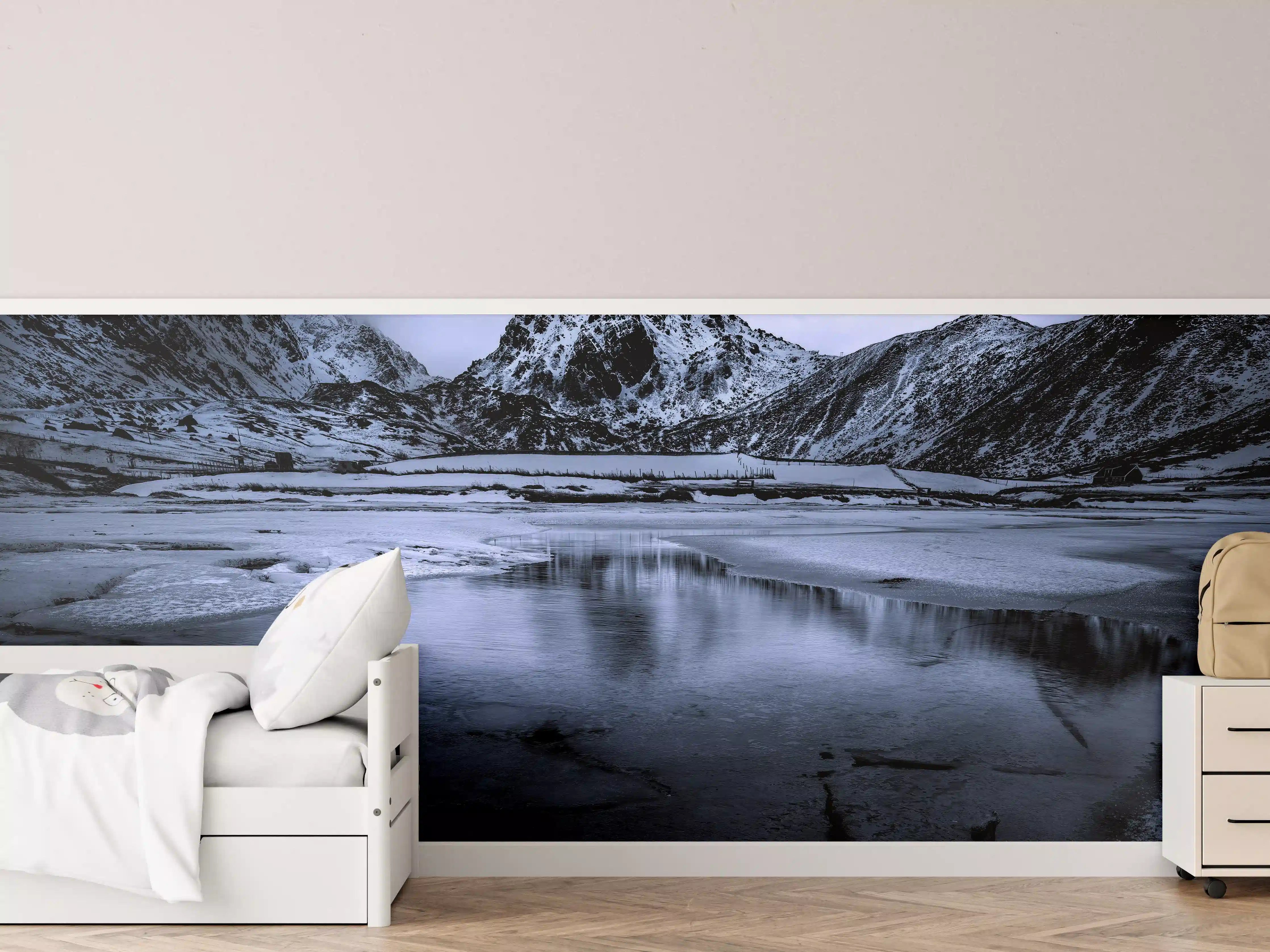 Kinderzimmer Wandgestaltung - Schwarz-Weiß Winterlandschaft