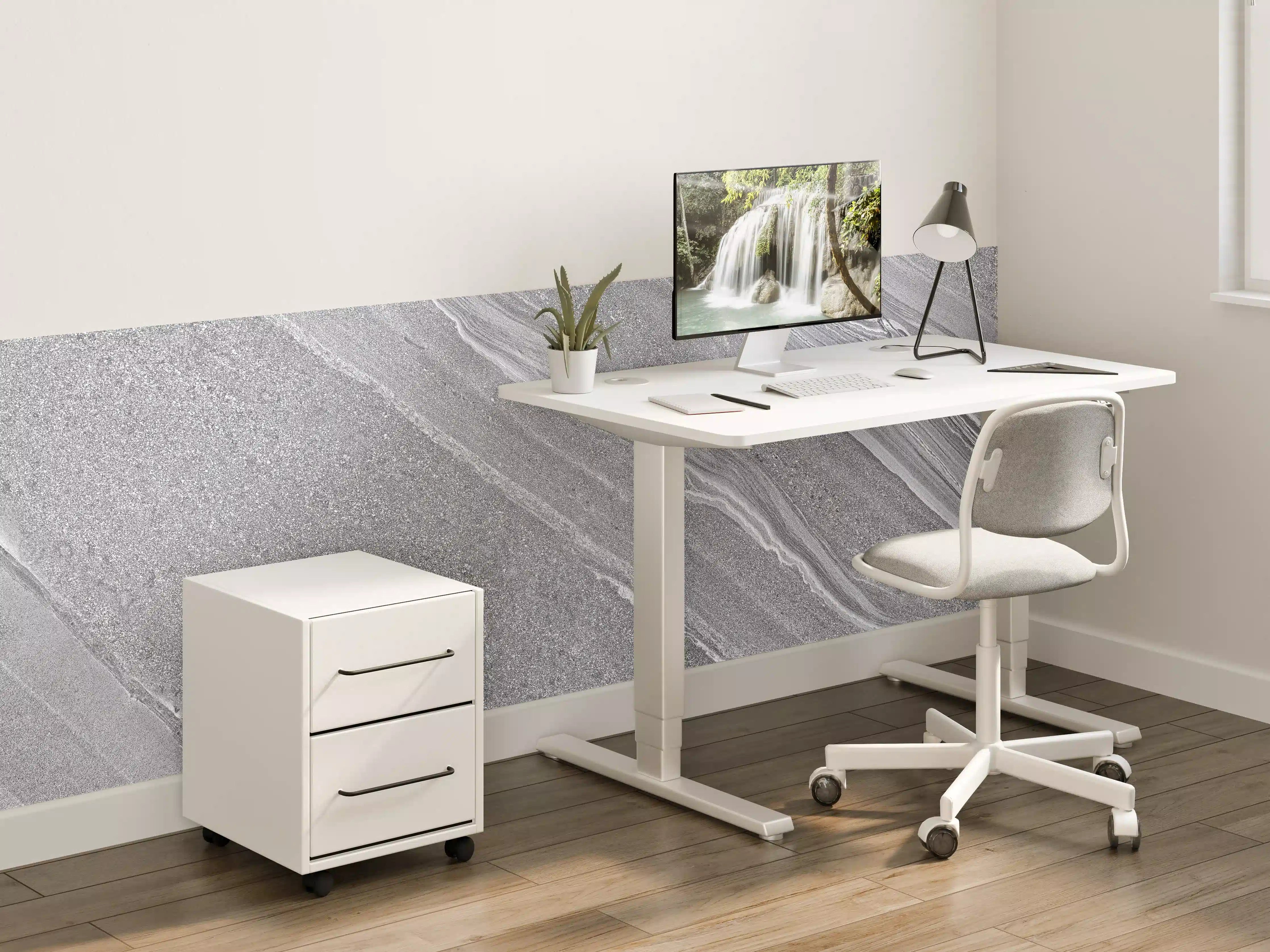 Kinderzimmer Wandgestaltung - Silberne Struktur auf weißem Beton