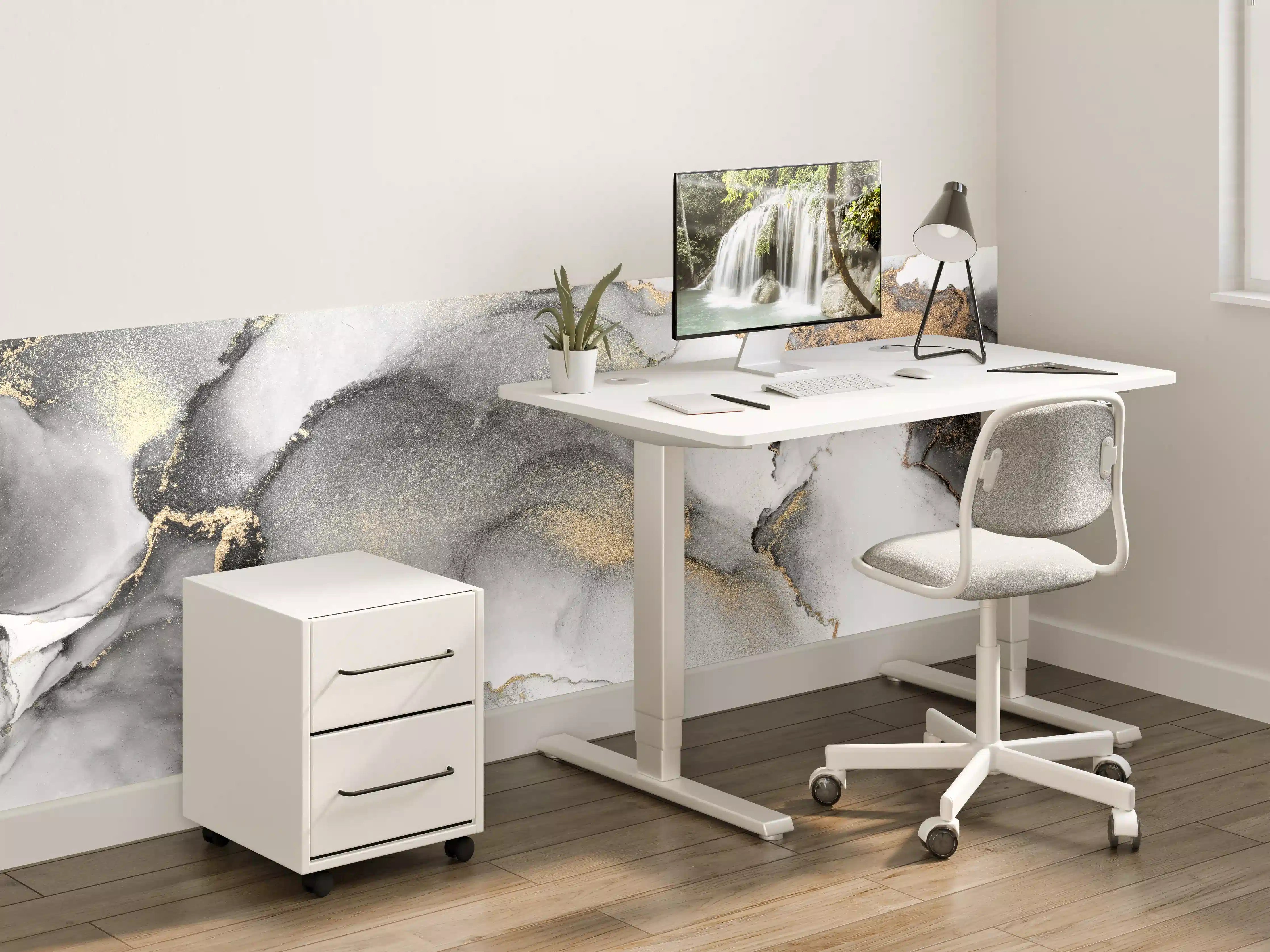 Kinderzimmer Wandgestaltung - Silbernes Marmor’deco mit goldenen Details