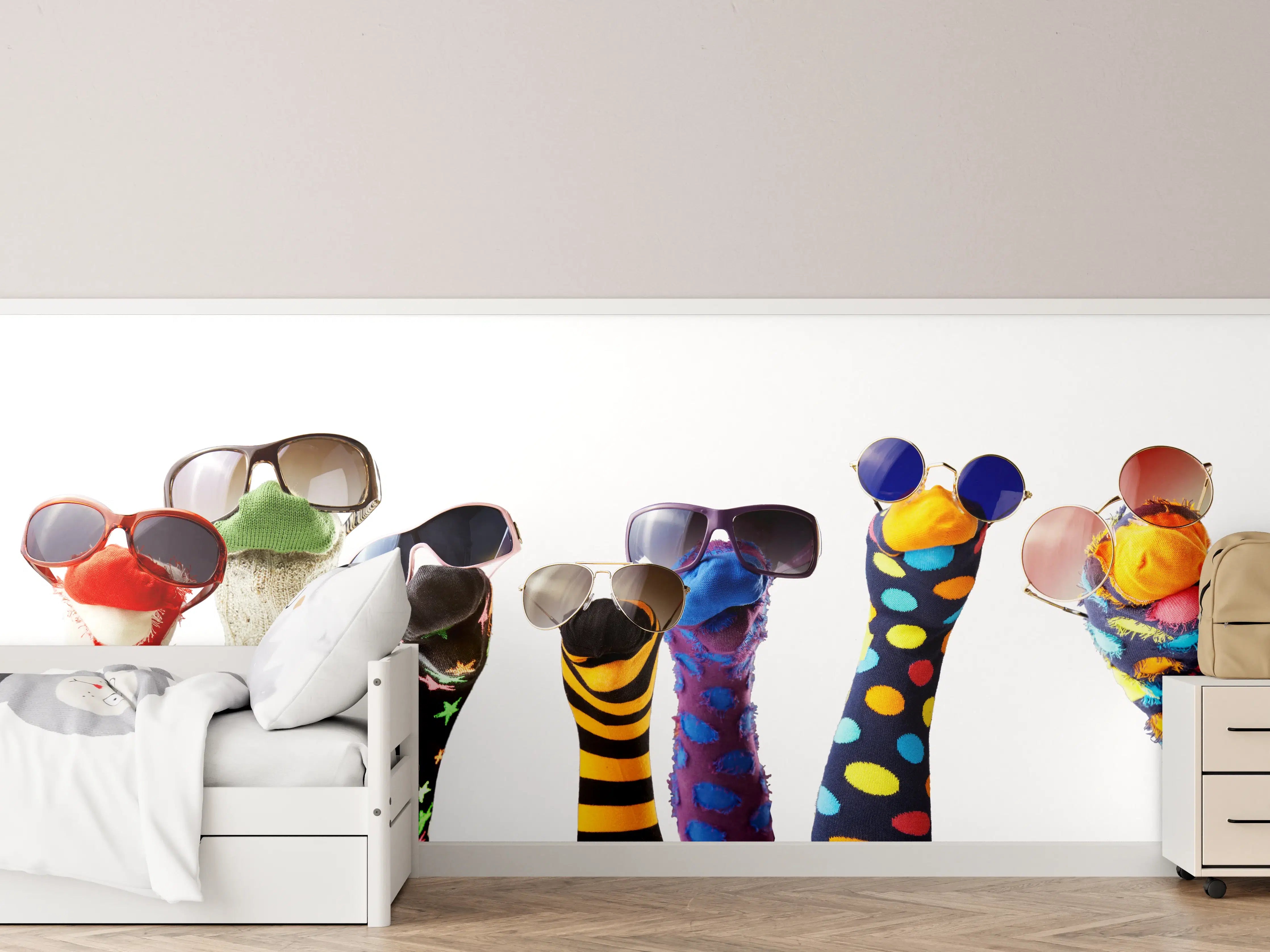 Kinderzimmer Wandgestaltung - Sockenpuppen mit Brille