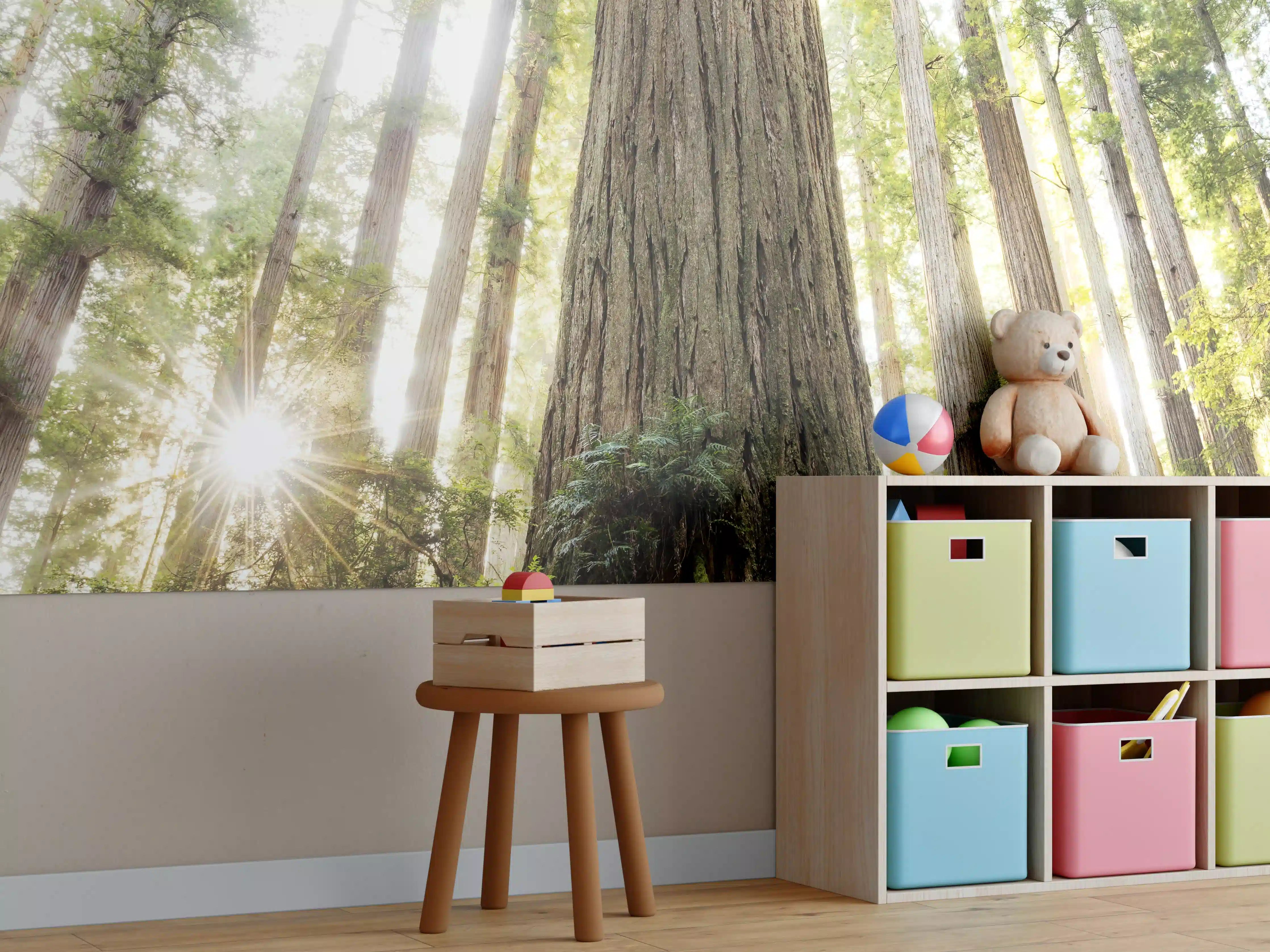 Kinderzimmer Wandgestaltung - Sonnenstrahlen im Grünen Wald