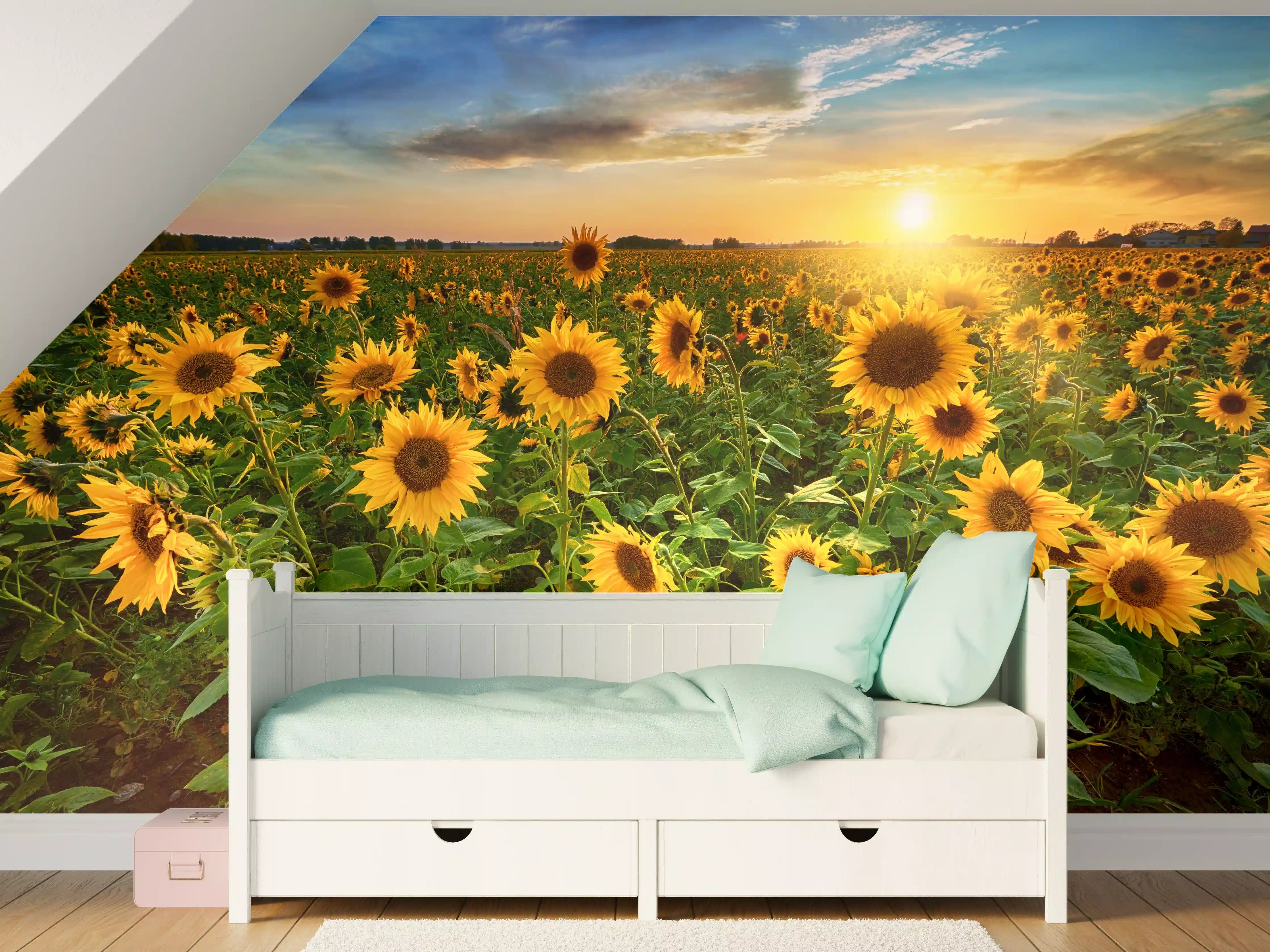 Kinderzimmer Wandgestaltung - Sonnenuntergang über Sonnenblumenfeld in Hessen