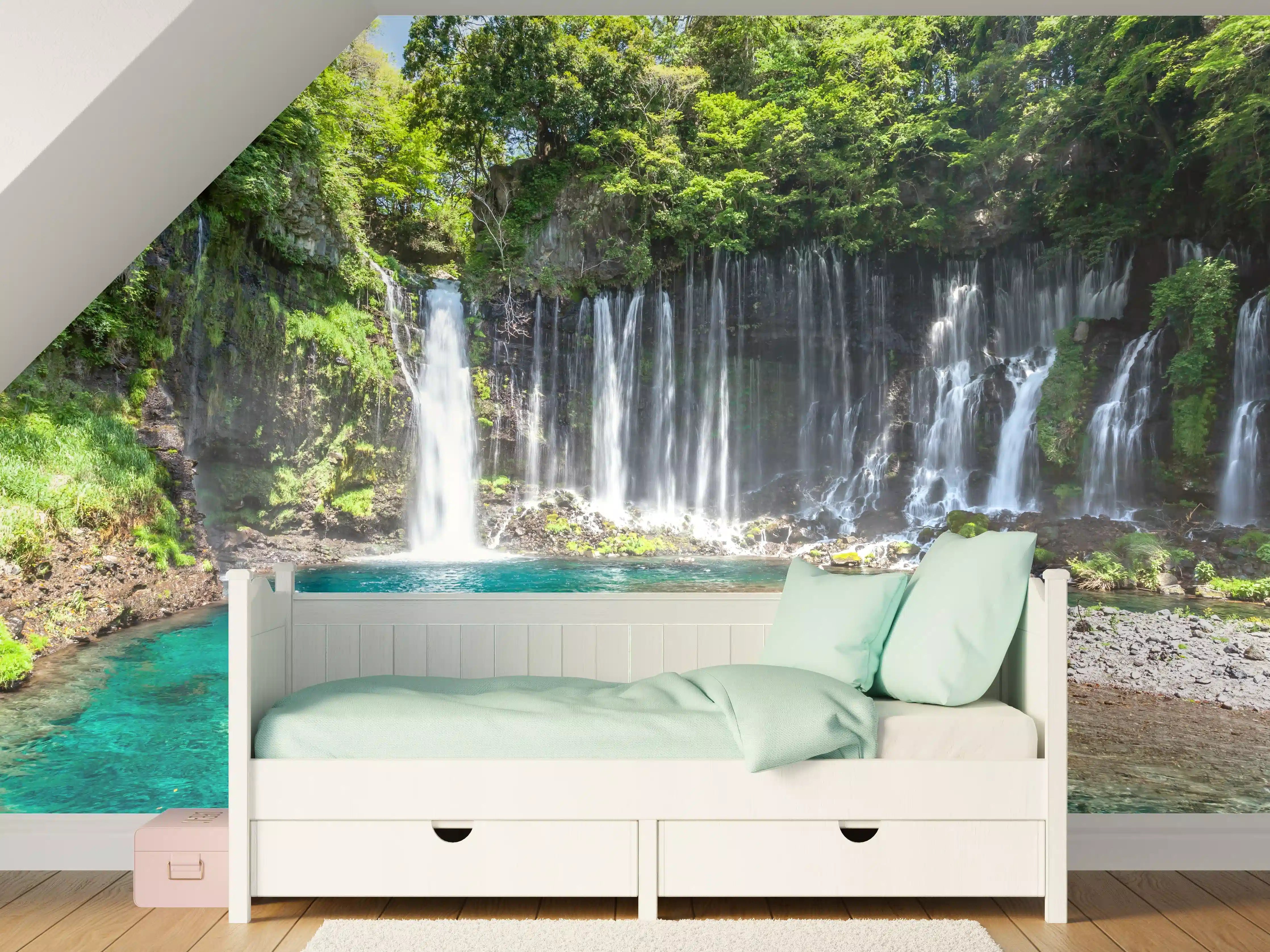 Kinderzimmer Wandgestaltung - Sonniger Shiraito-Wasserfall