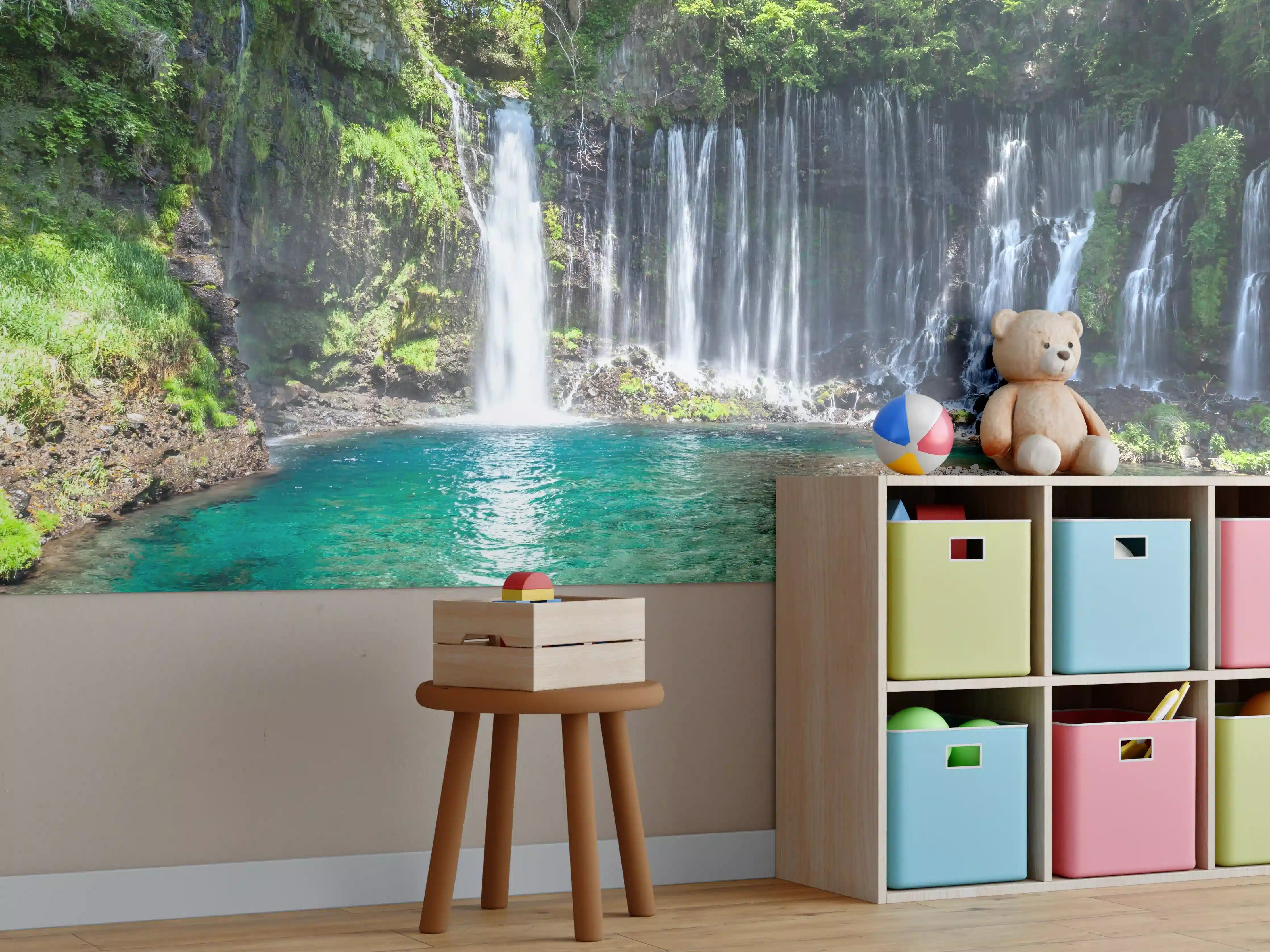 Kinderzimmer Wandgestaltung - Sonniger Shiraito-Wasserfall