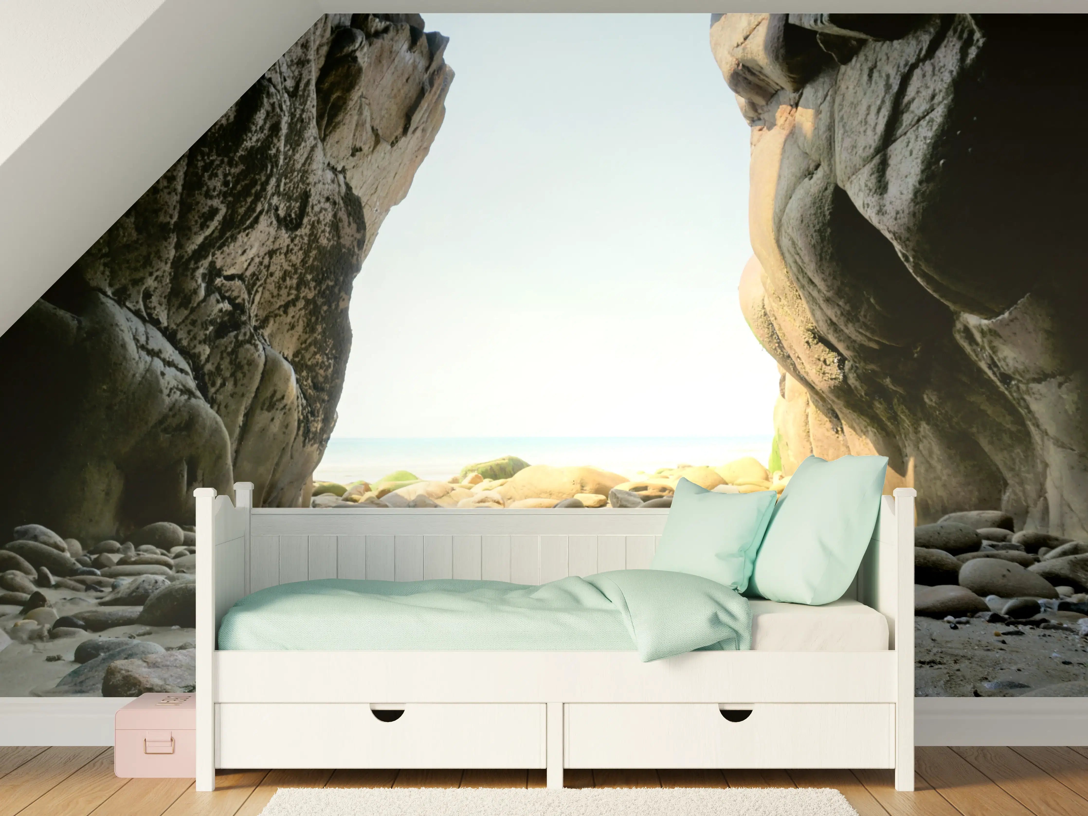 Kinderzimmer Wandgestaltung - Steinstrand zwischen Felsen an Küste