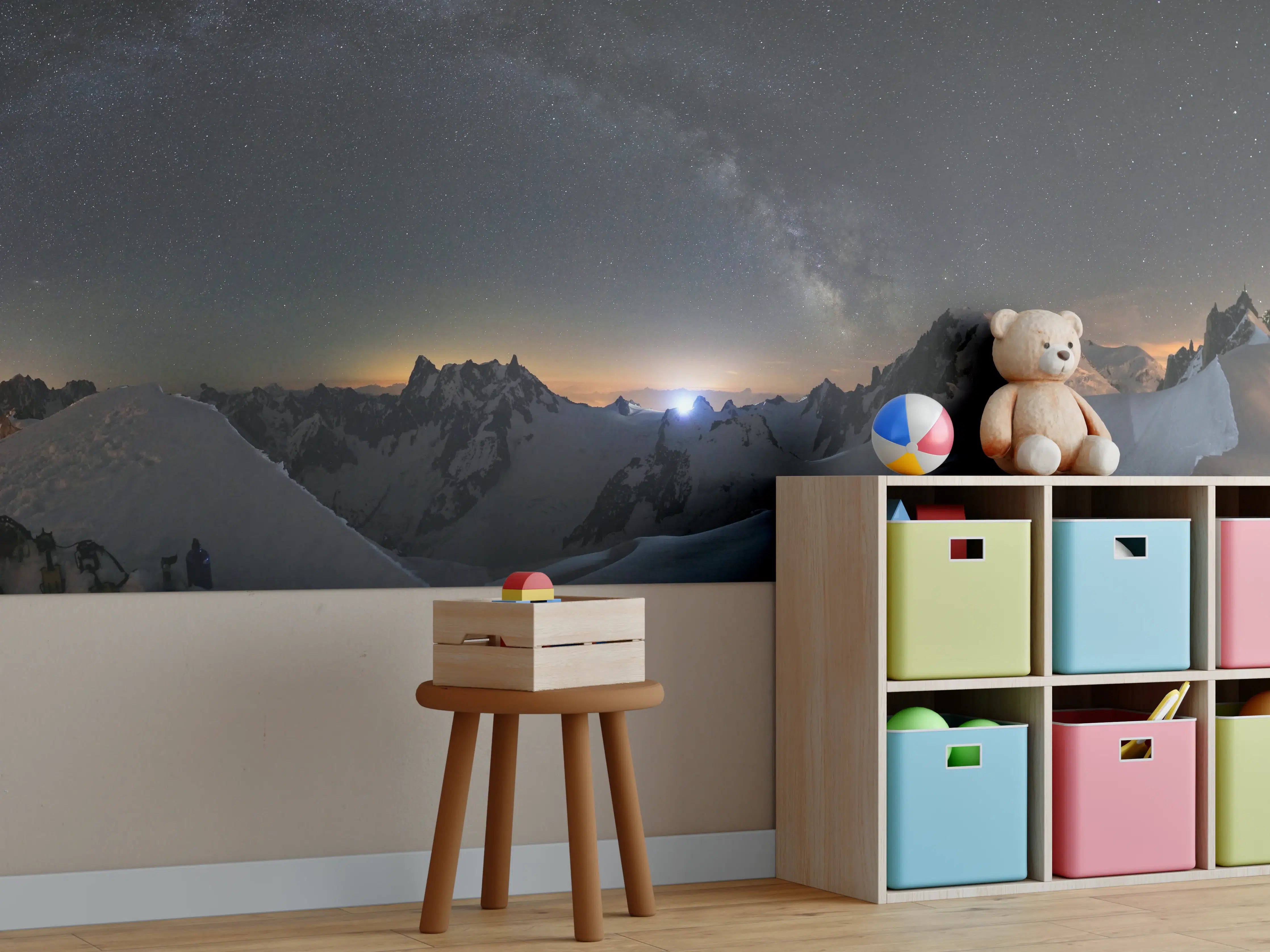 Kinderzimmer Wandgestaltung - Sternenhimmel über verschneiten Berggipfeln