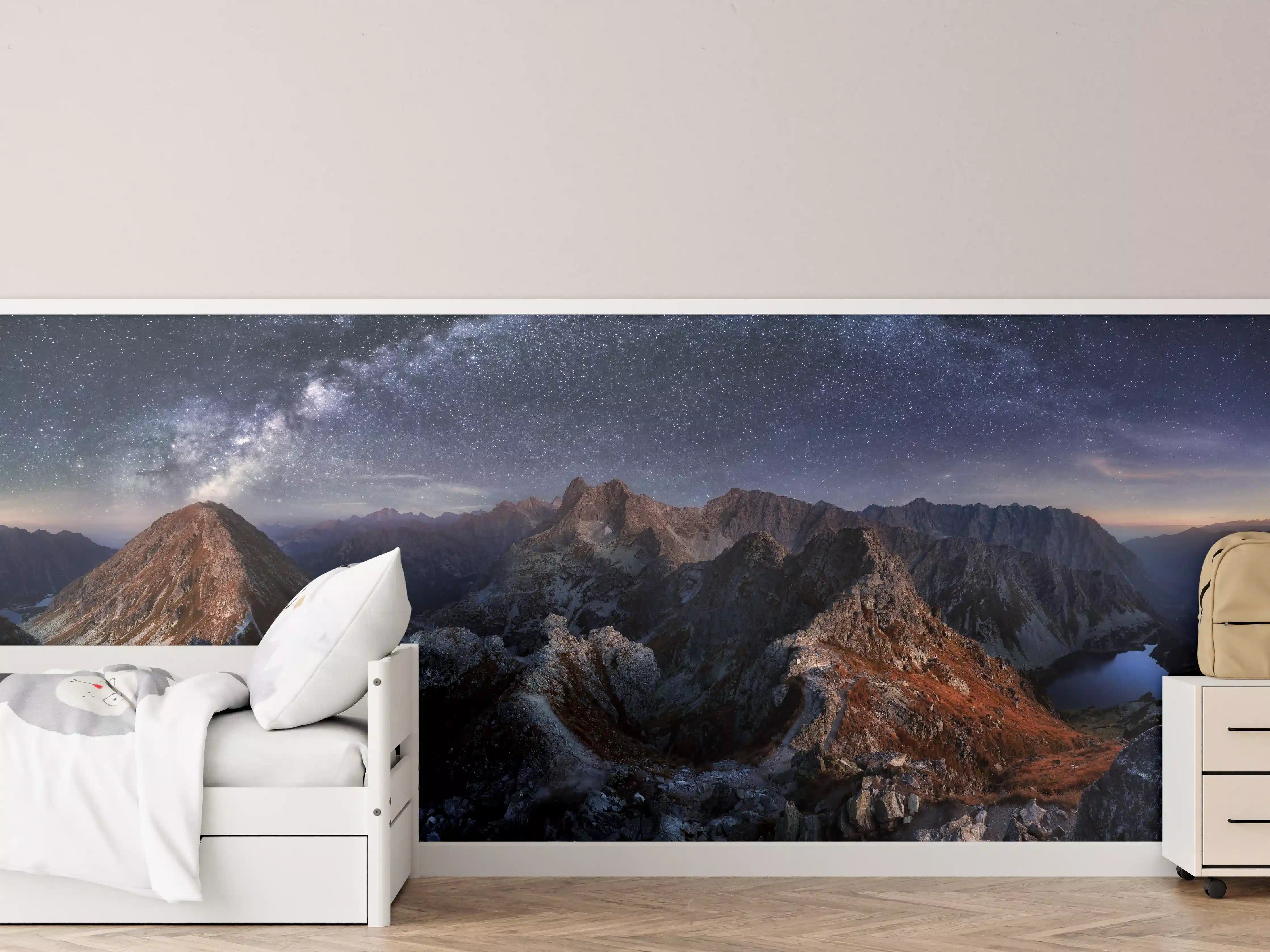 Kinderzimmer Wandgestaltung - Sternenklare Berglandschaft bei Nacht