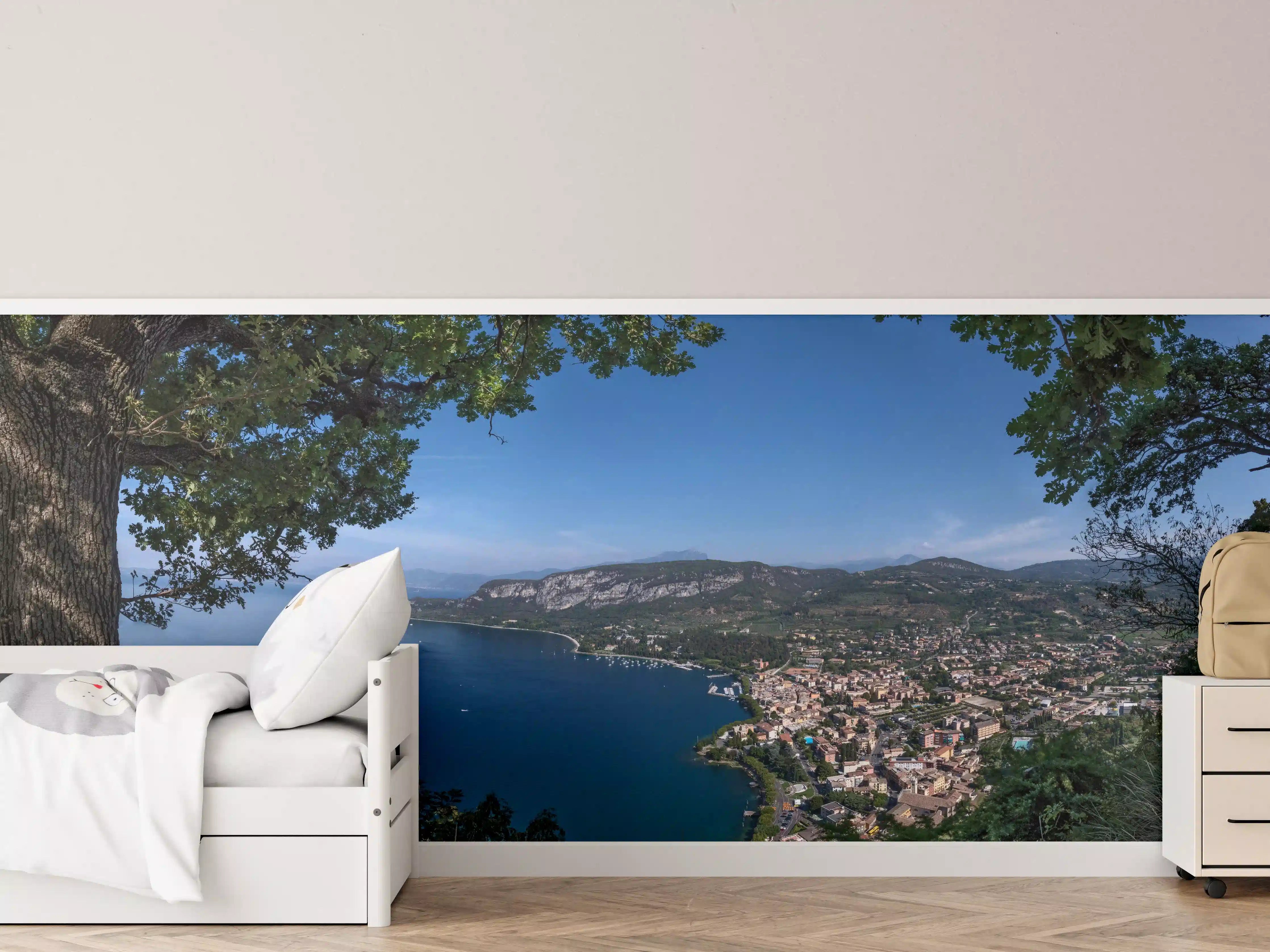 Kinderzimmer Wandgestaltung - Traumhafter Ausblick auf Gardasee Italien