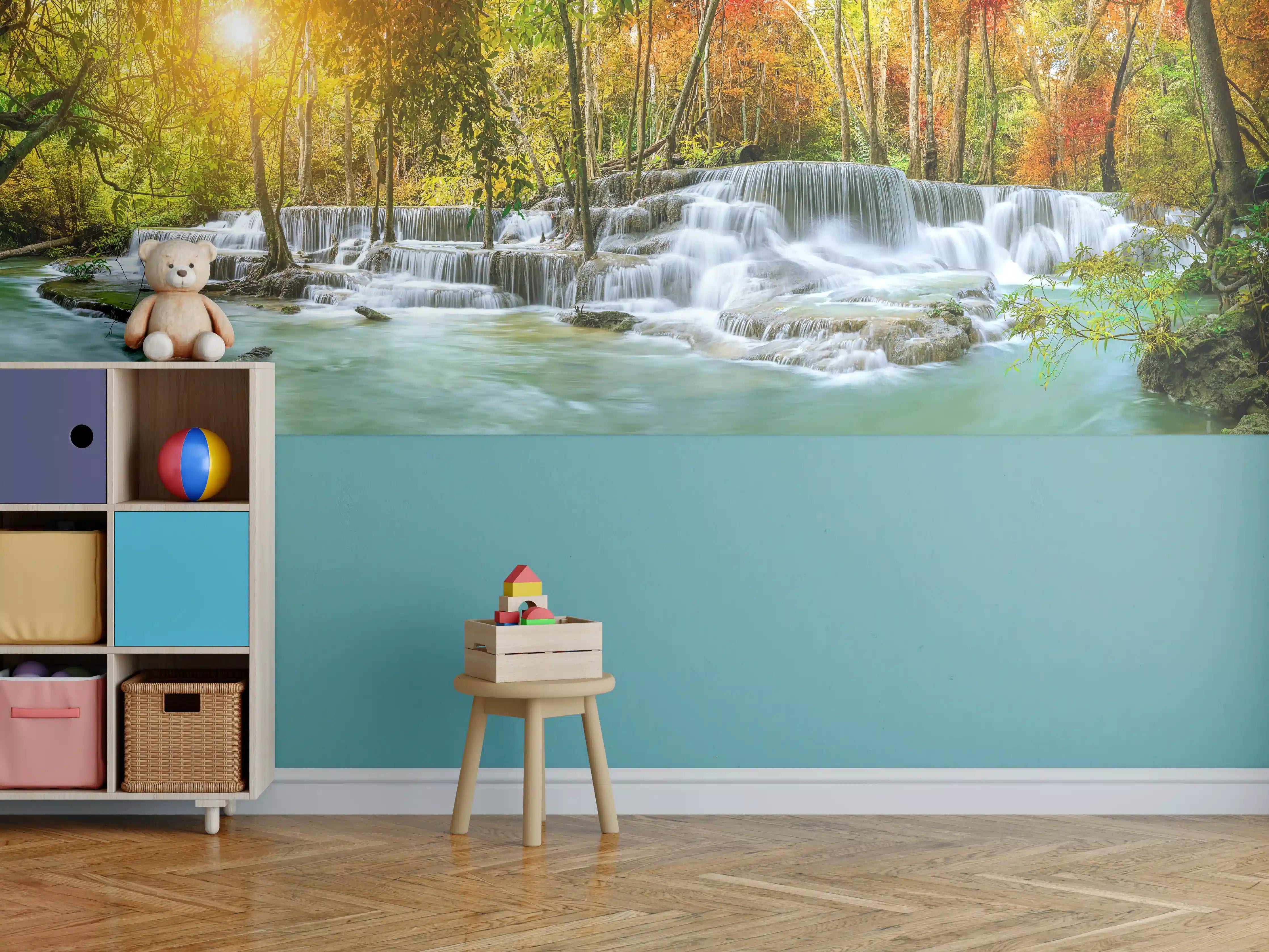 Kinderzimmer Wandgestaltung - Türkis-Grüner Wasserfall im Herbst