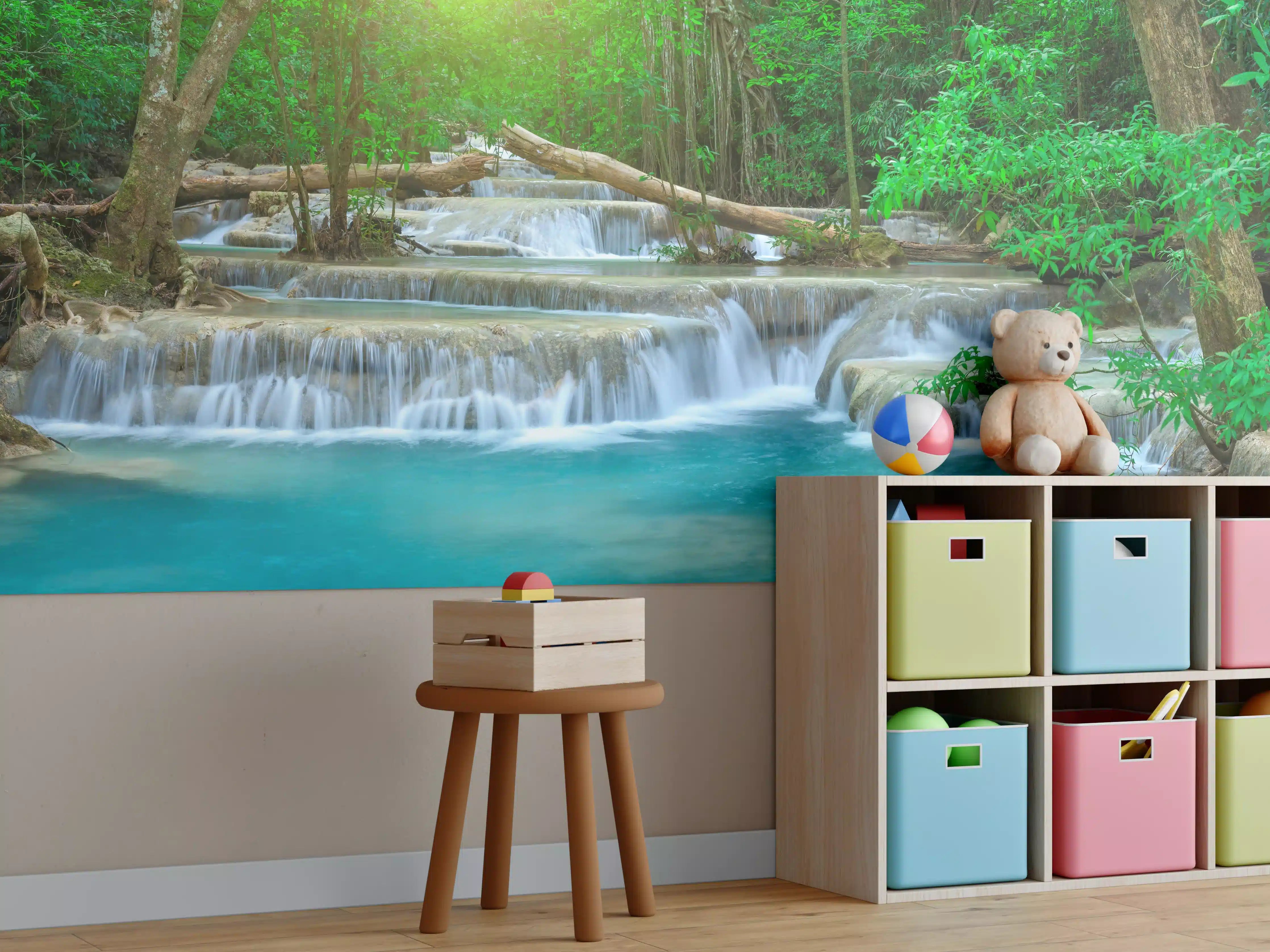 Kinderzimmer Wandgestaltung - Türkis-Wasserfall im grünen Wald