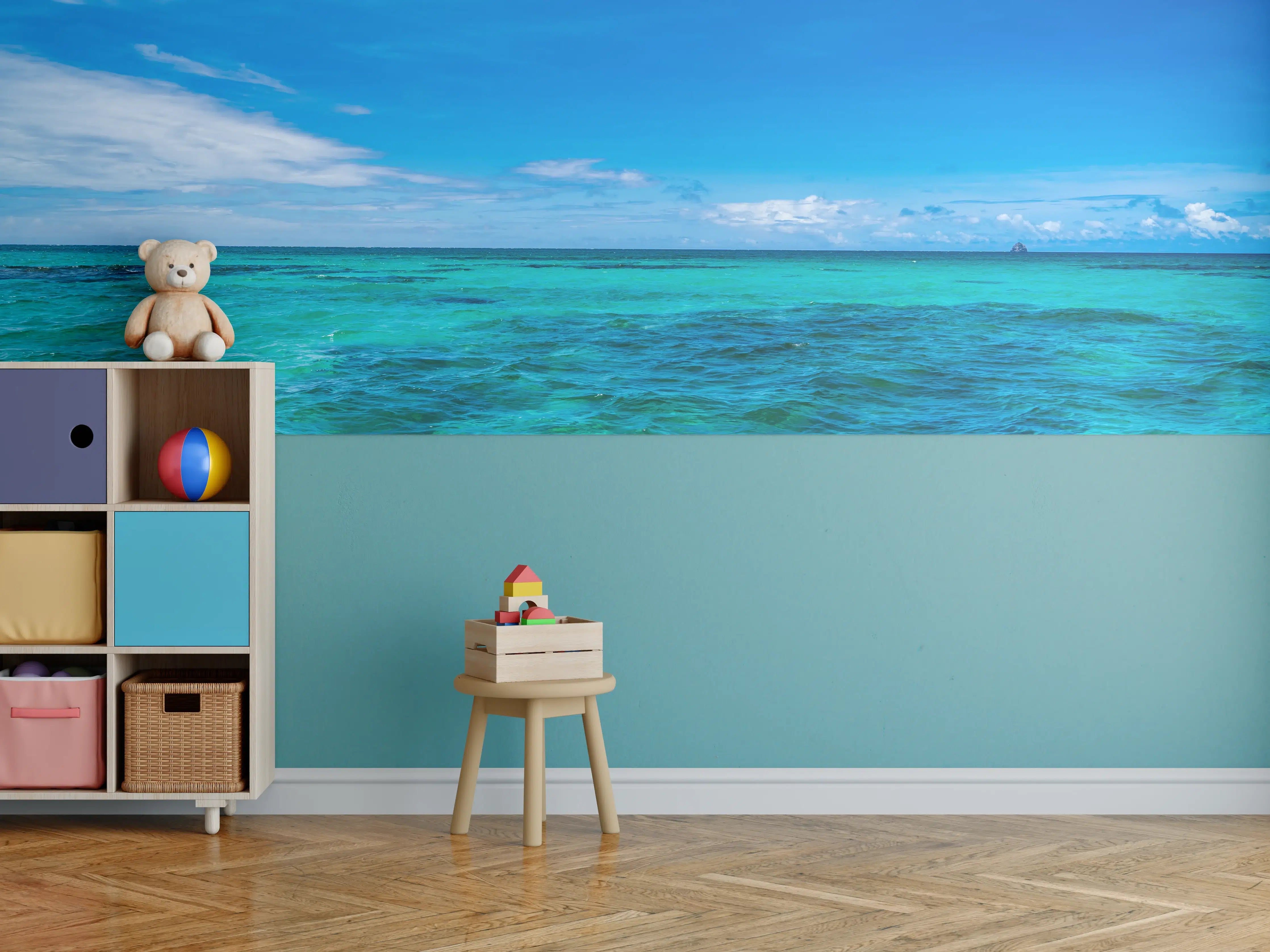 Kinderzimmer Wandgestaltung - Türkisblaues Wasser unter klarem Himmel