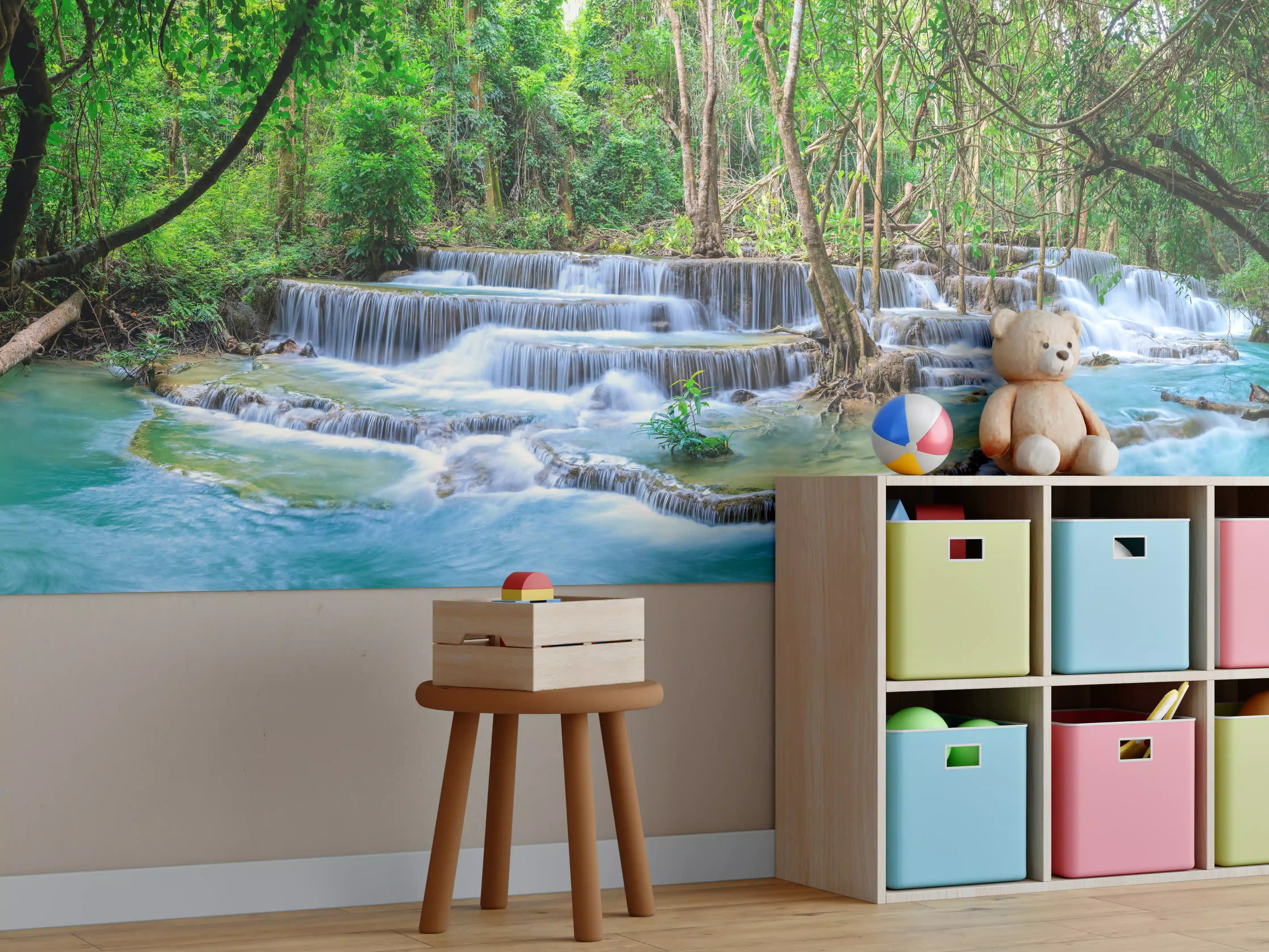 Kinderzimmer Wandgestaltung - Türkisgrüner Dschungel-Wasserfall