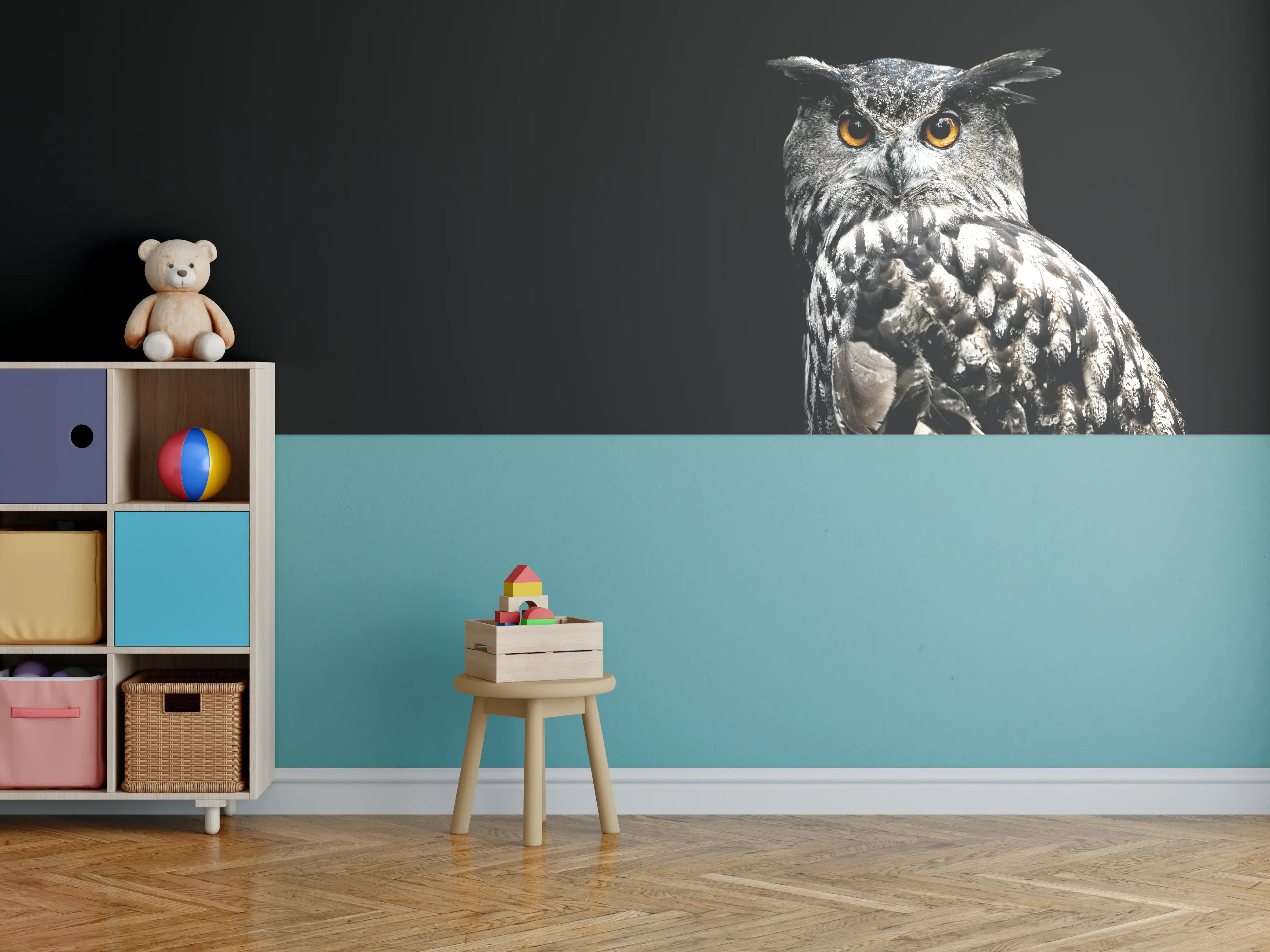 Kinderzimmer Wandgestaltung - Uhu auf schwarzem Hintergrund