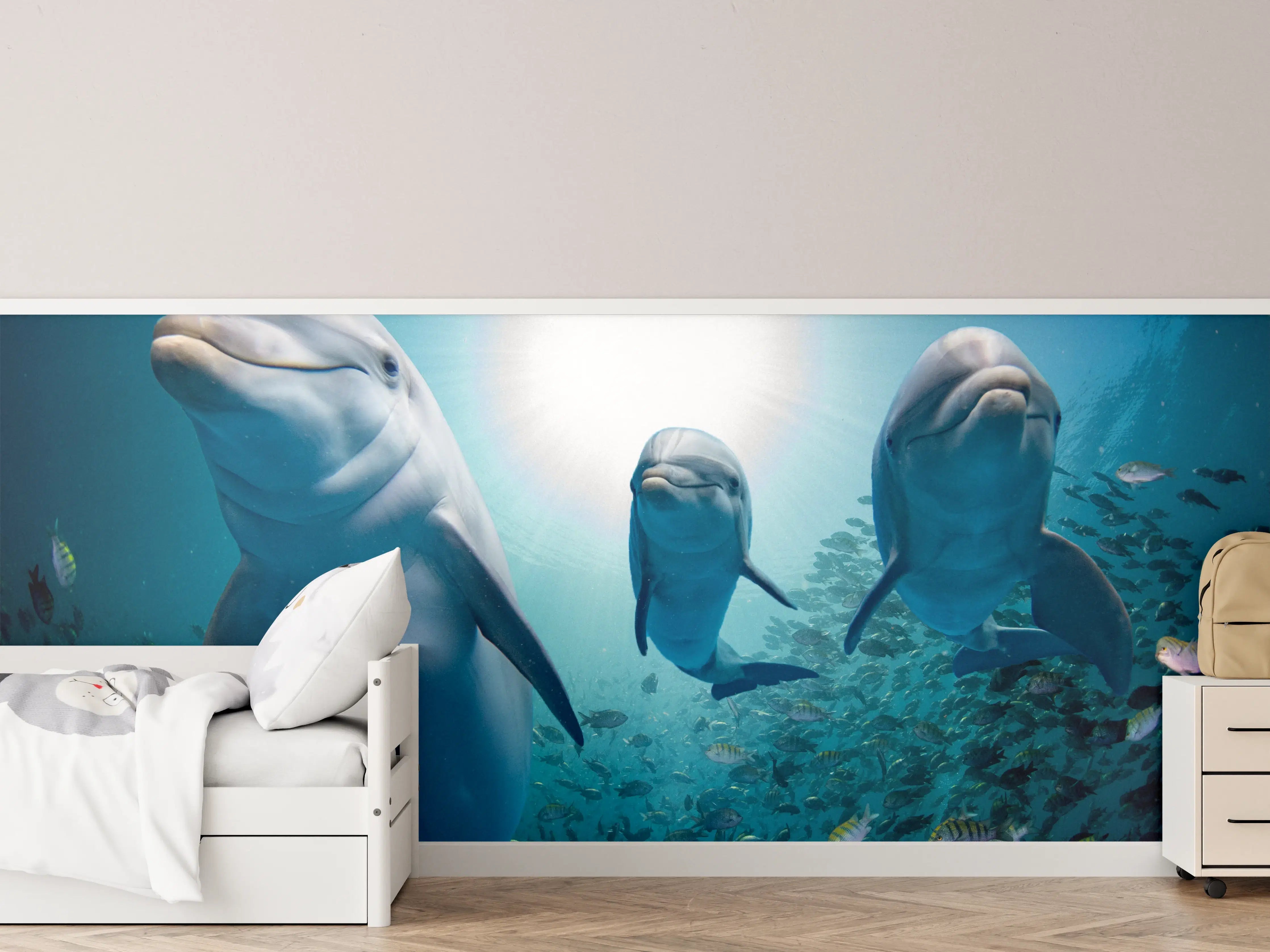 Kinderzimmer Wandgestaltung - Unterwasser-Delfine bei Sonnenlicht