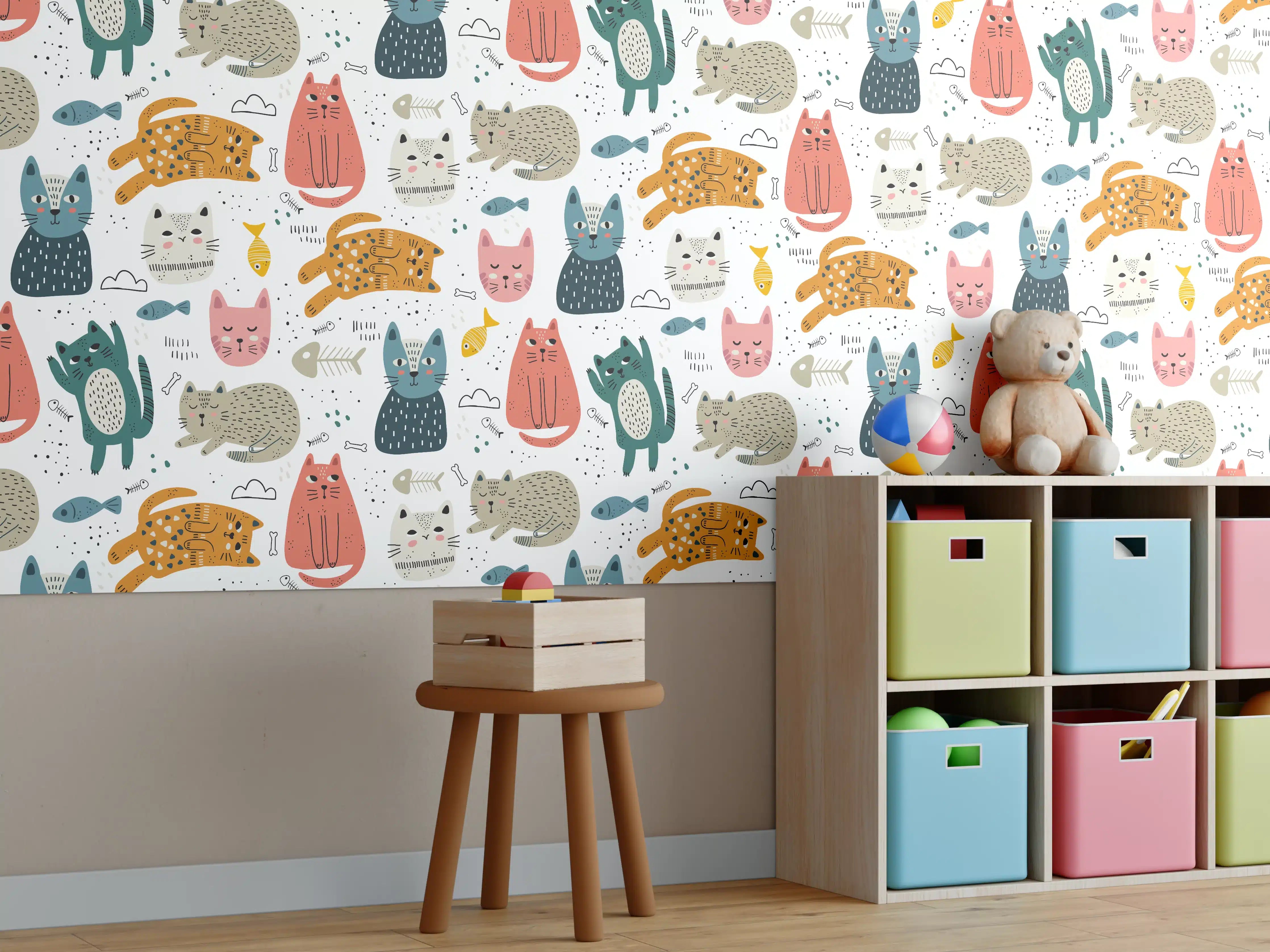 Kinderzimmer Wandgestaltung - Verspielte Katzen im bunten Muster