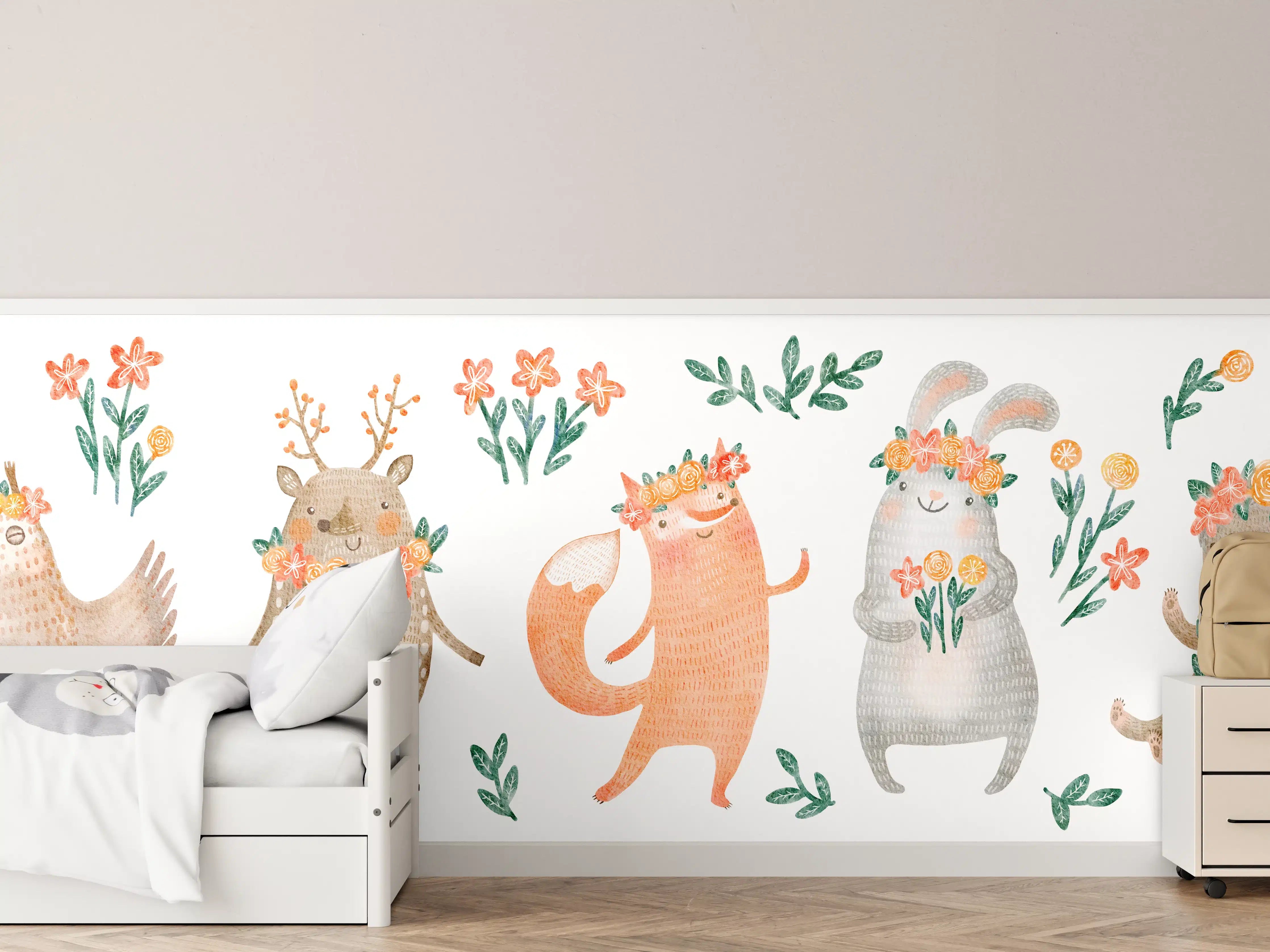 Kinderzimmer Wandgestaltung - Waldtiere mit Blumen und Blättern