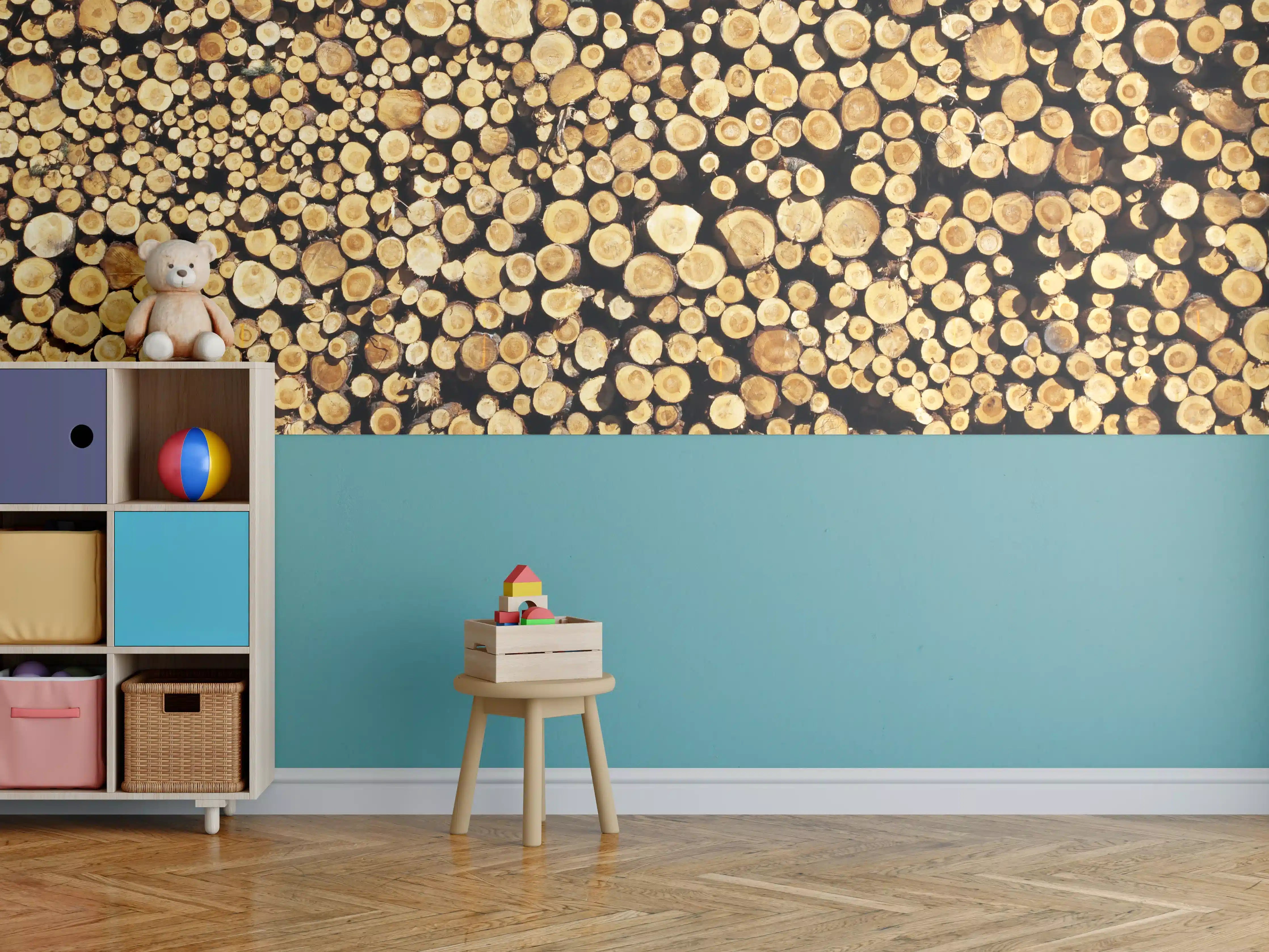 Kinderzimmer Wandgestaltung - Warme Holzstämme mit Grauschimmer