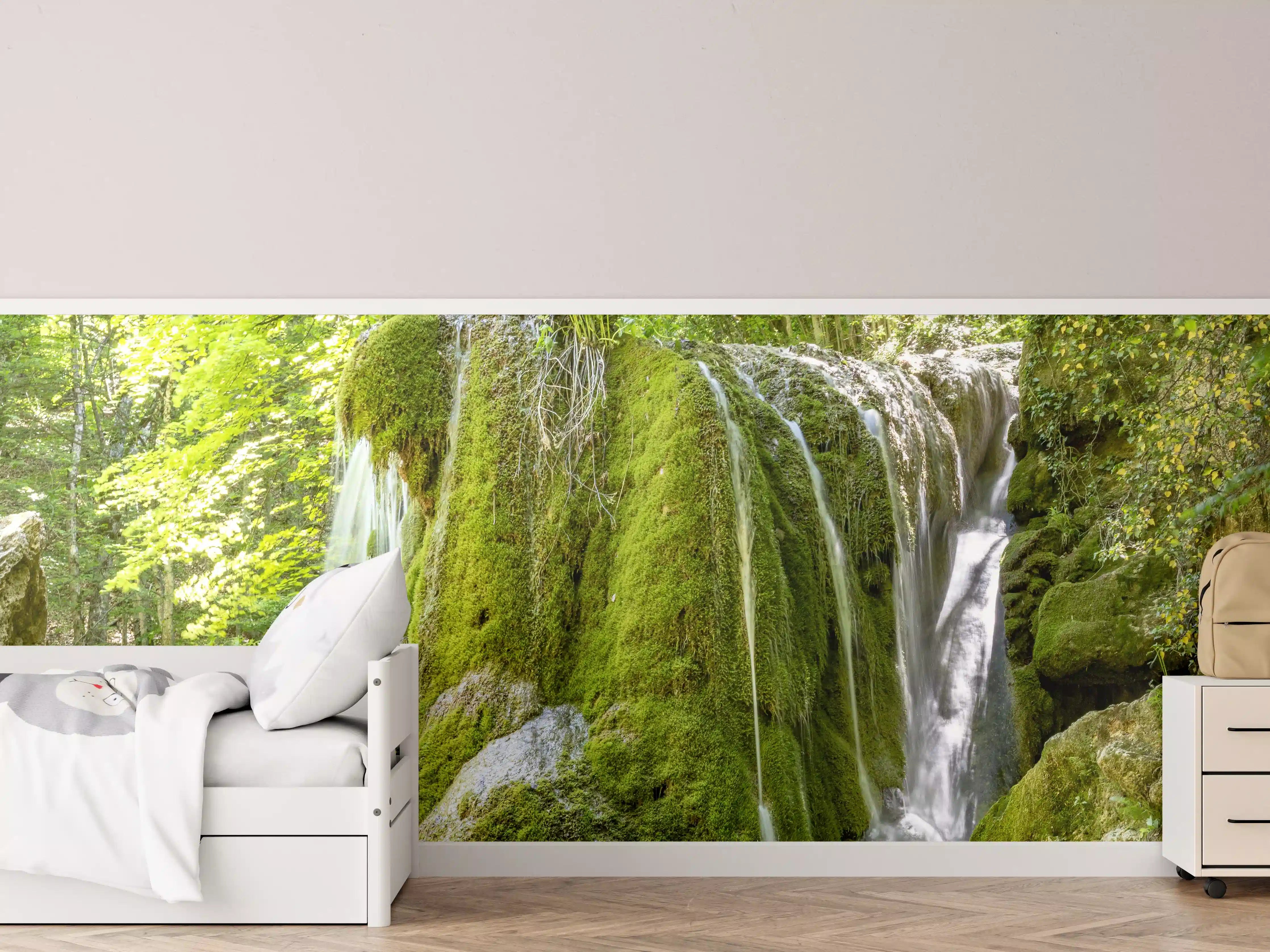 Kinderzimmer Wandgestaltung - Wasserfall im Wald - Sevastopol
