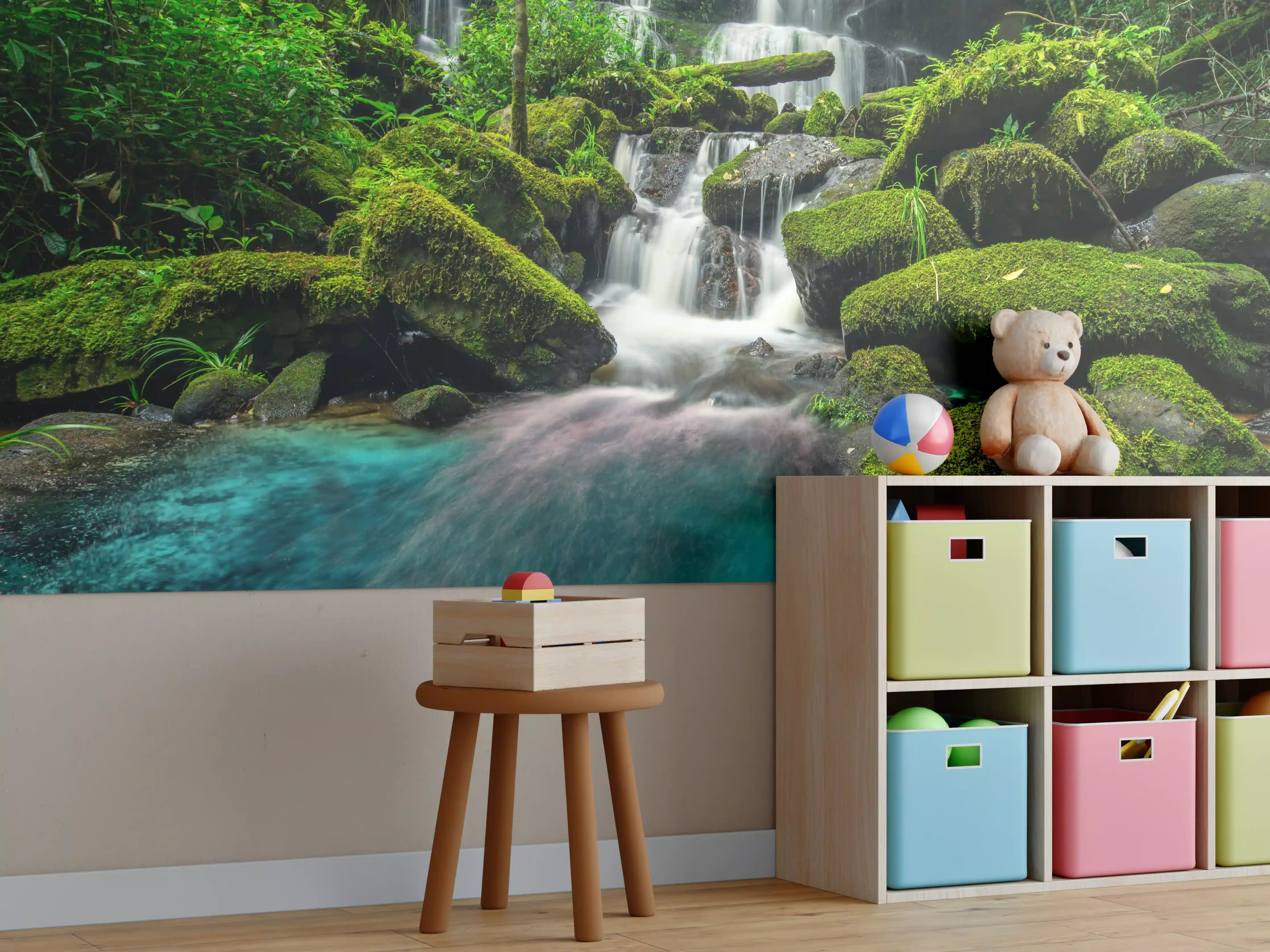 Kinderzimmer Wandgestaltung - Wasserfall im grünen Dschungel von Thailand