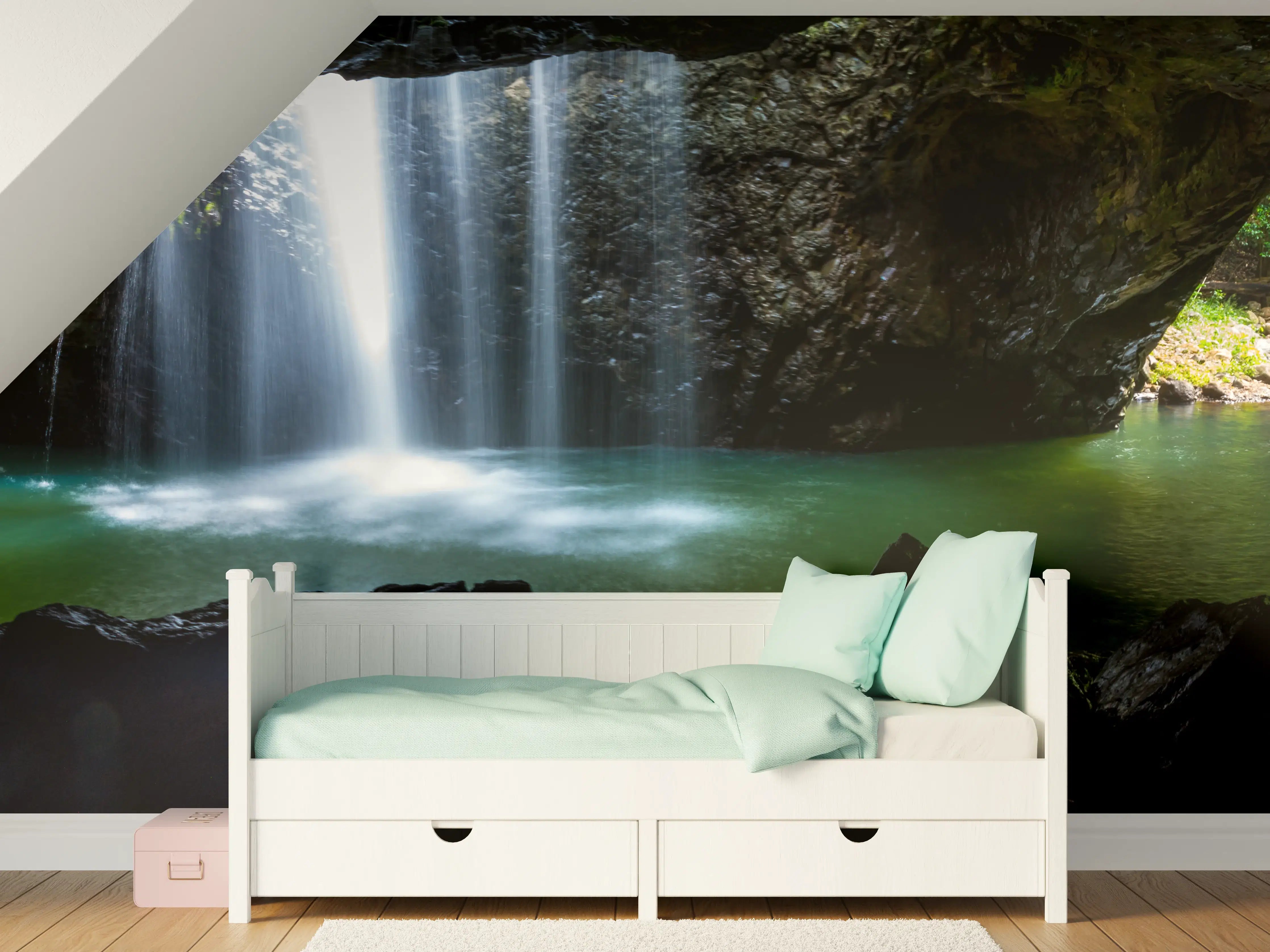 Kinderzimmer Wandgestaltung - Wasserfall in der Höhle