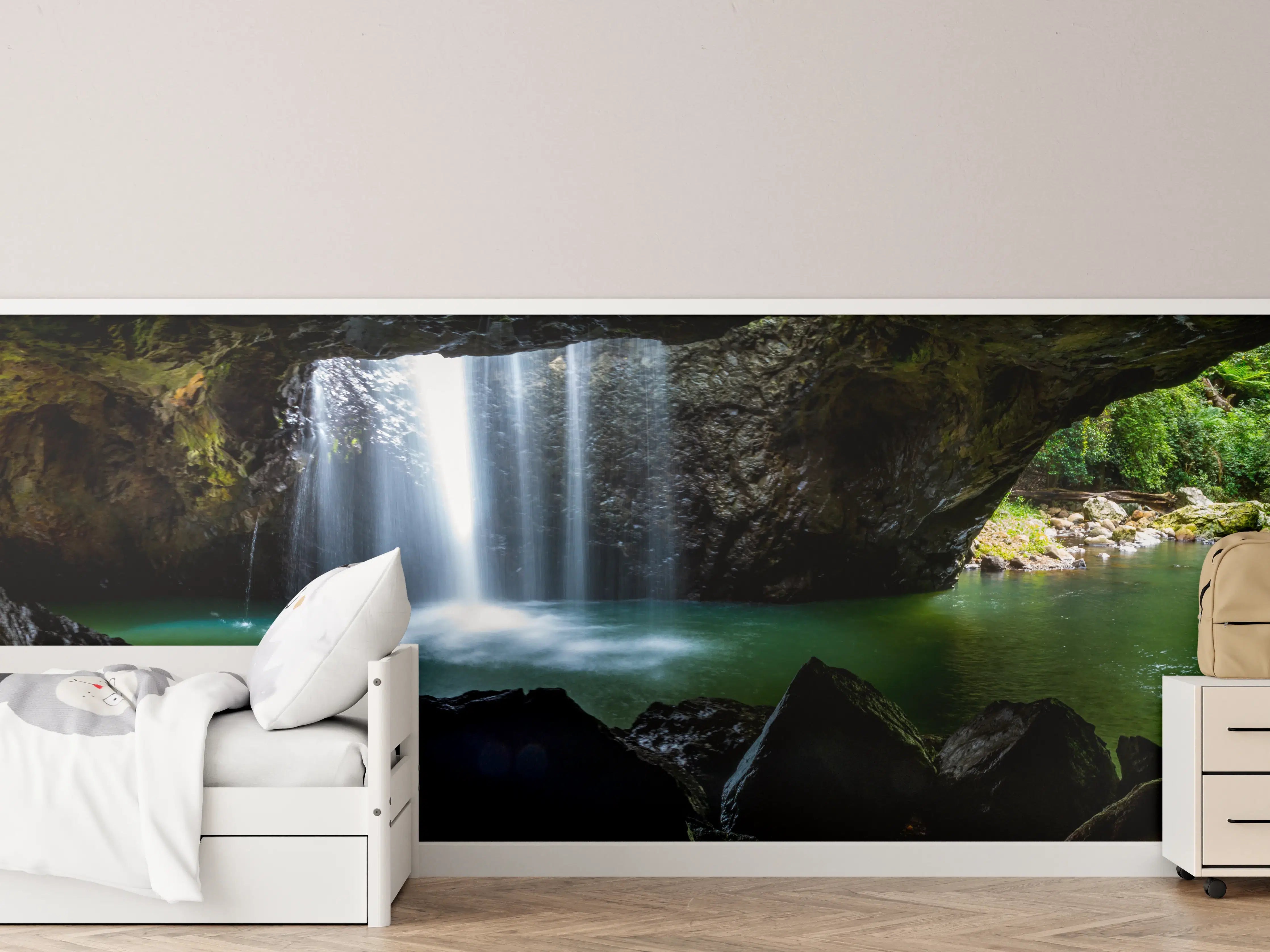 Kinderzimmer Wandgestaltung - Wasserfall in der Höhle
