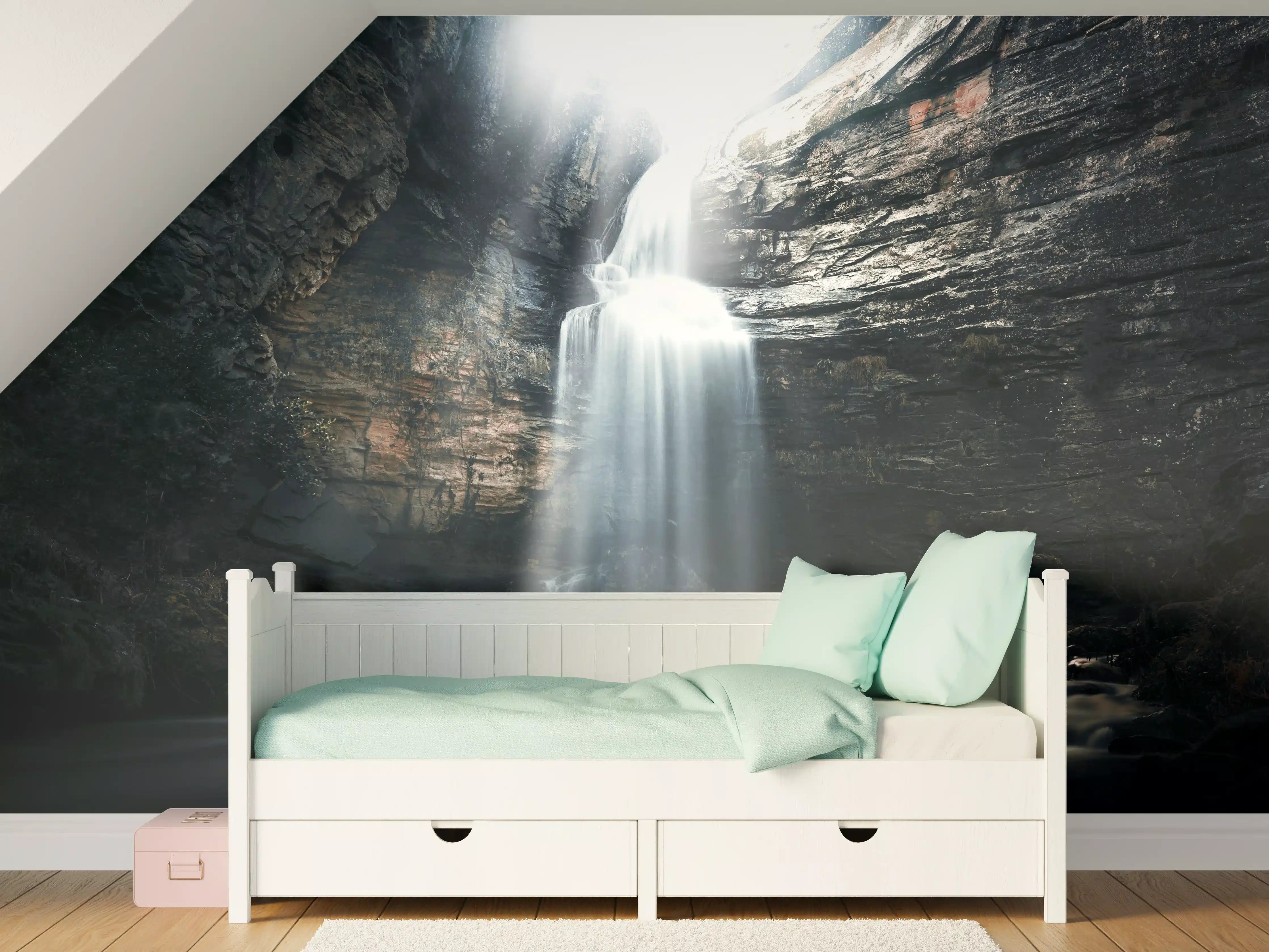 Kinderzimmer Wandgestaltung - Wasserfall in geheimnisvoller Schlucht